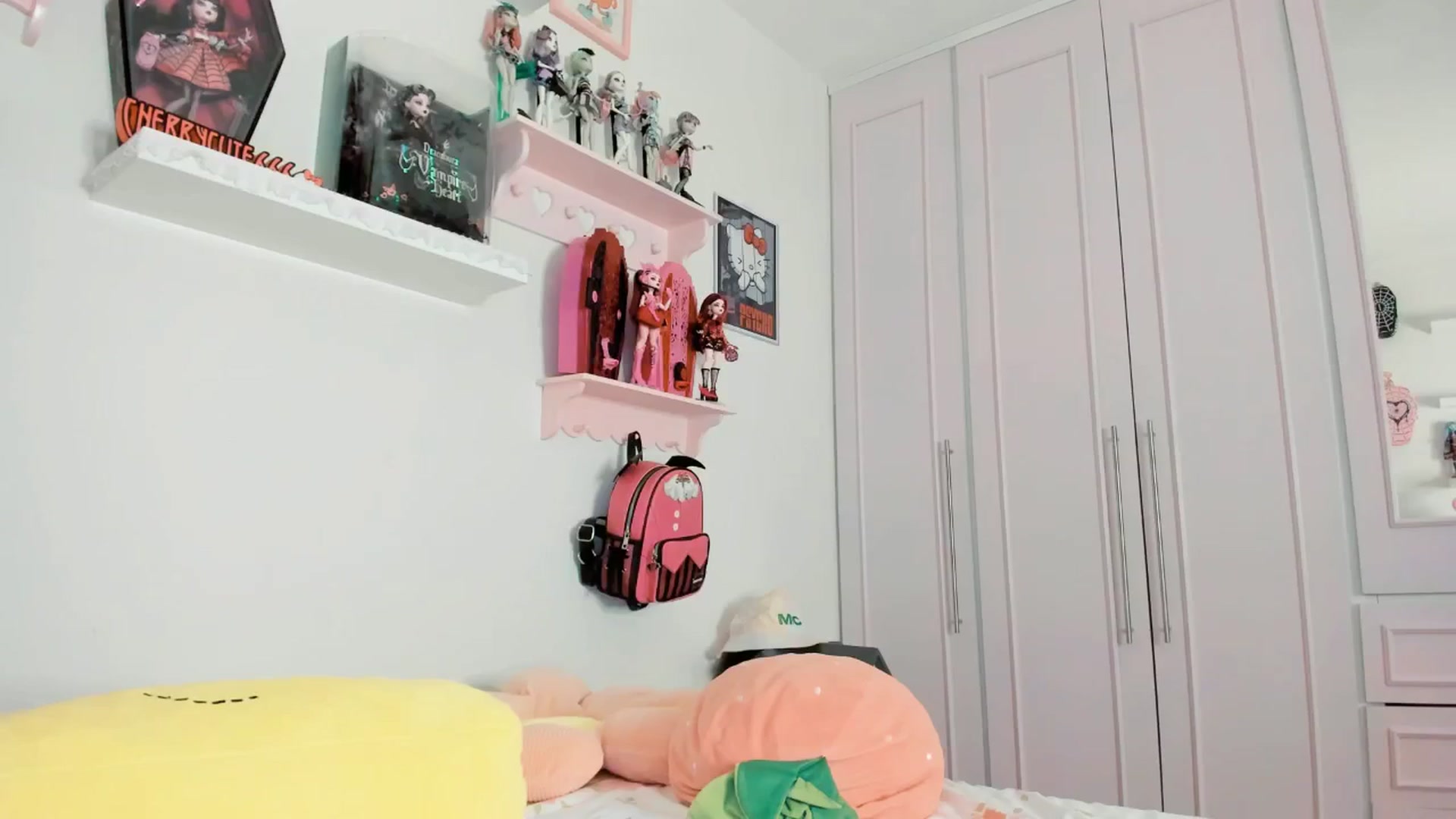 Gallery image thumbnail from Cherrycute666's myfreecams stream on, 01/28/2026, 06:55 image 13 of 20