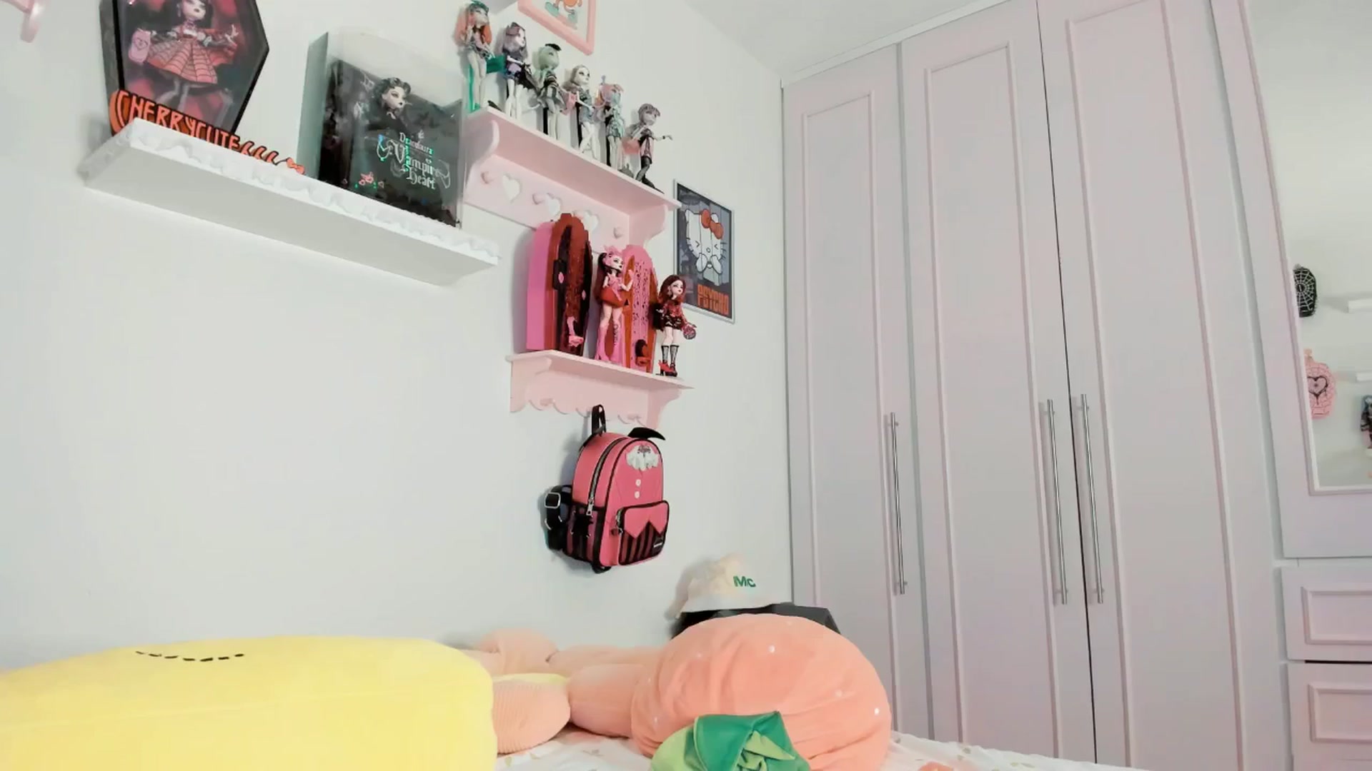 Gallery image thumbnail from Cherrycute666's myfreecams stream on, 01/28/2026, 06:55 image 10 of 20