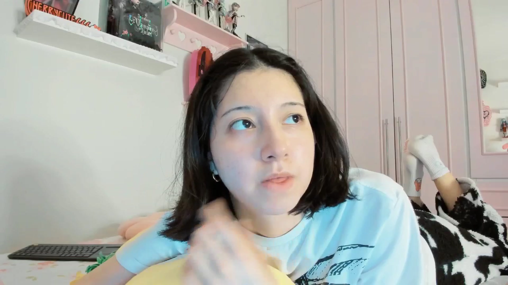 Gallery image thumbnail from Cherrycute666's myfreecams stream on, 01/28/2026, 06:55 image 15 of 20