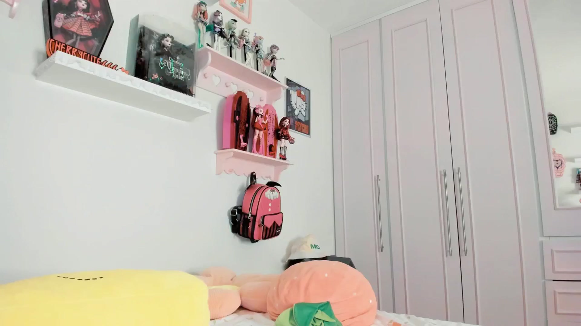 Gallery image thumbnail from Cherrycute666's myfreecams stream on, 01/28/2026, 06:55 image 12 of 20