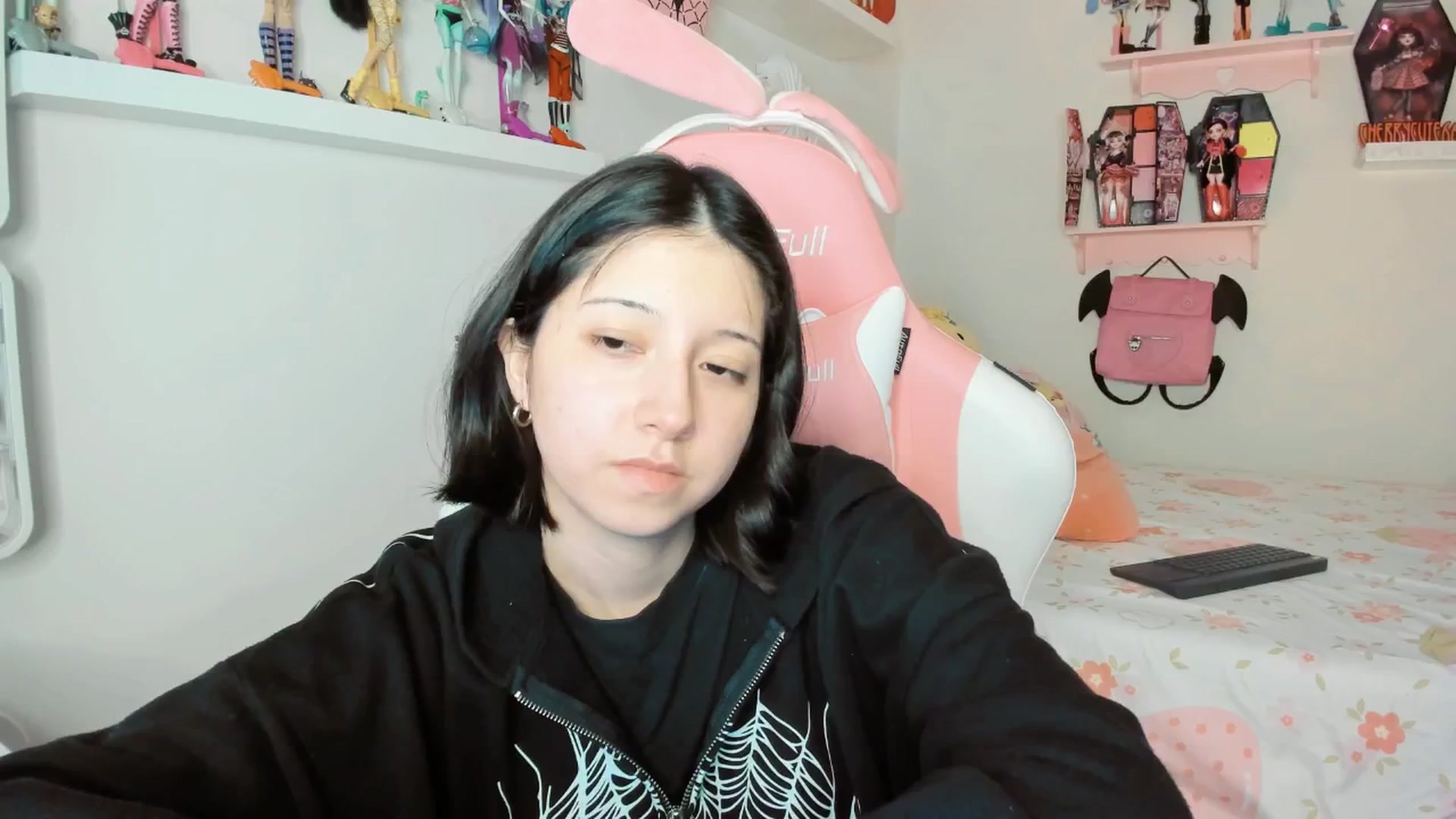 Gallery image thumbnail from Cherrycute666's myfreecams stream on, 01/29/2026, 08:12 image 14 of 20