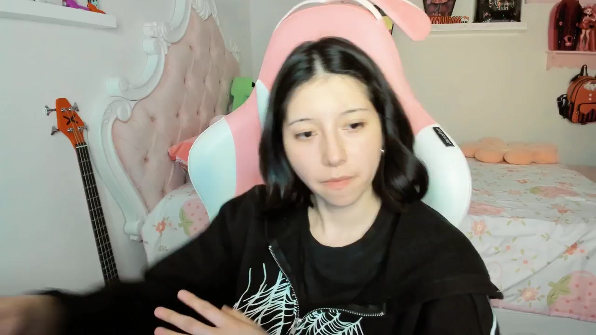 Gallery image thumbnail from Cherrycute666's myfreecams stream on, 01/29/2026, 08:12 image 18 of 20