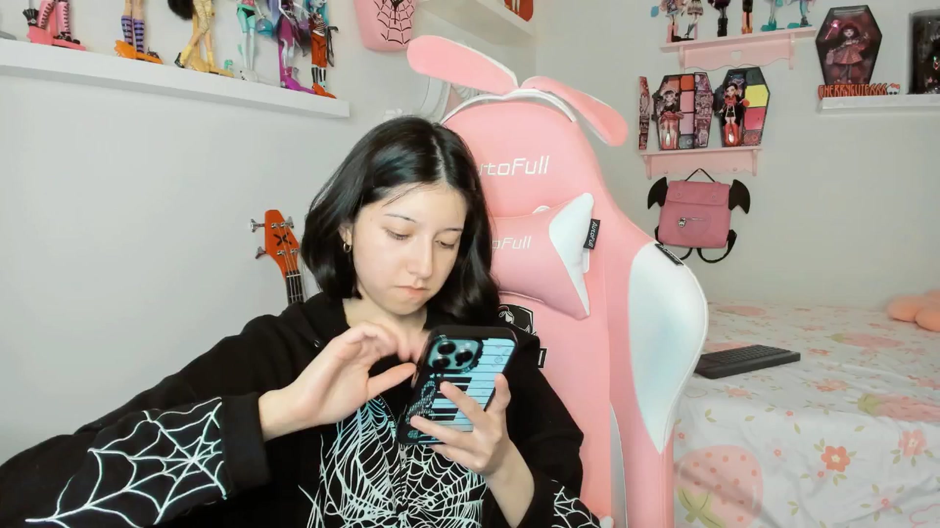 Gallery image thumbnail from Cherrycute666's myfreecams stream on, 01/29/2026, 08:12 image 8 of 20