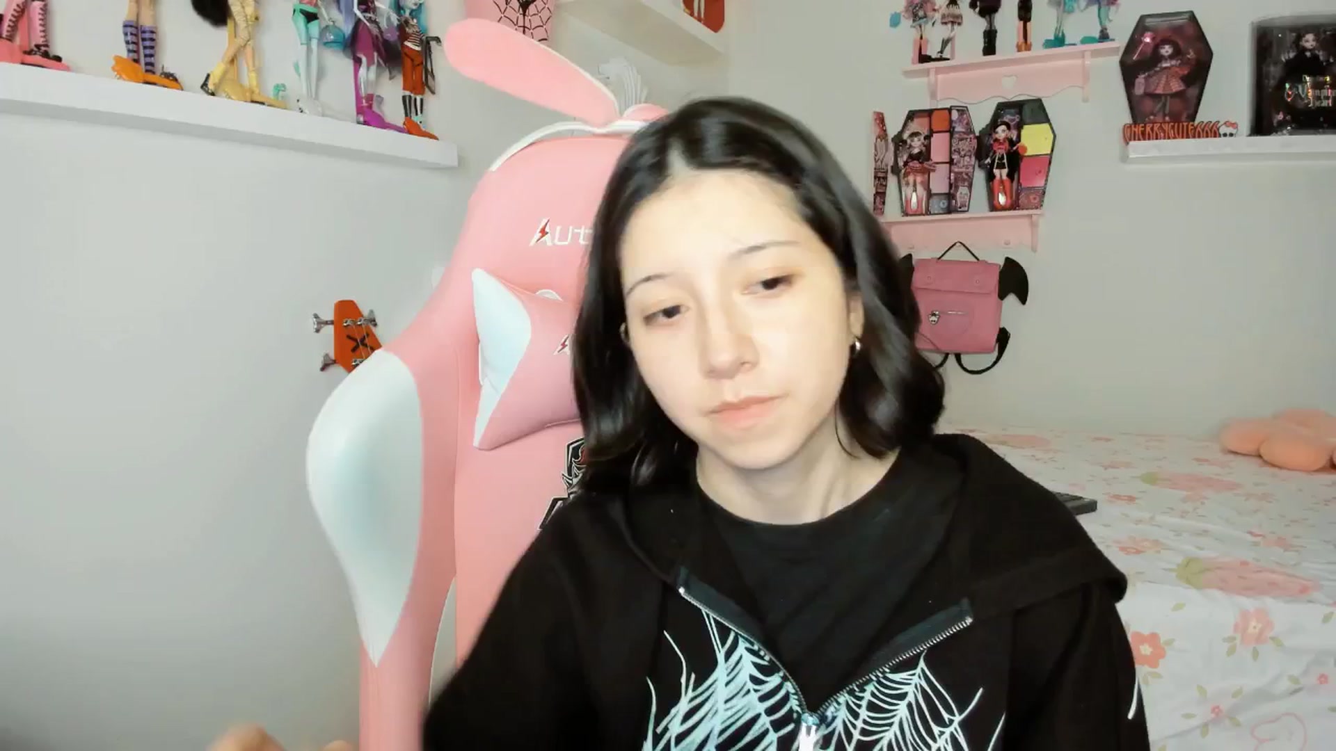 Gallery image thumbnail from Cherrycute666's myfreecams stream on, 01/29/2026, 08:12 image 3 of 20