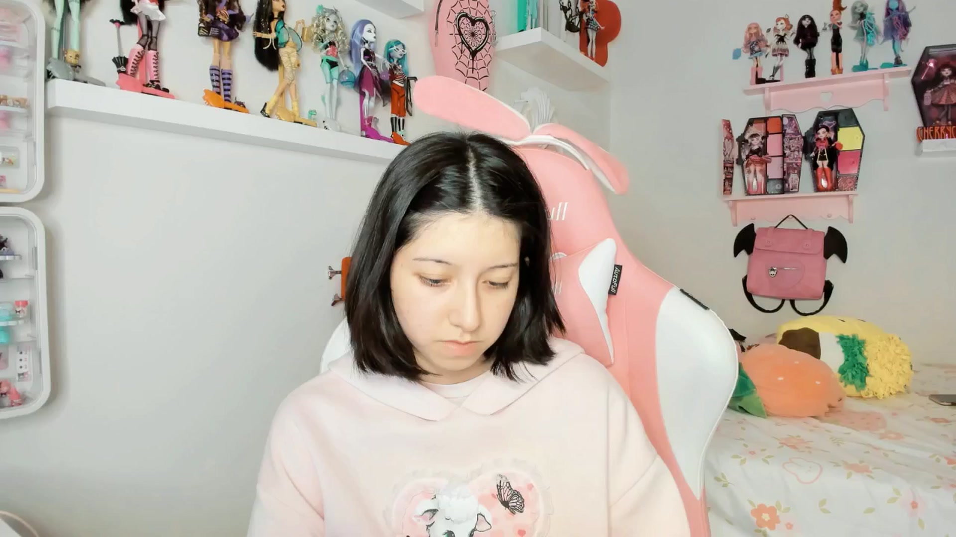 Gallery image thumbnail from Cherrycute666's myfreecams stream on, 01/30/2026, 02:22 image 15 of 20