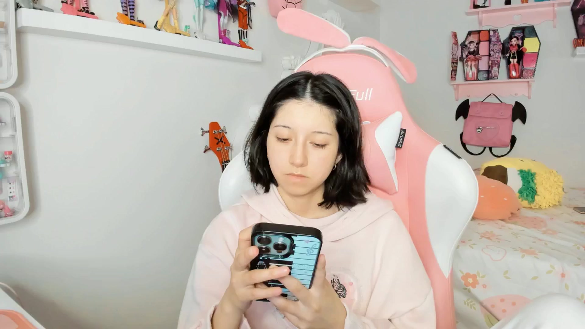 Gallery image thumbnail from Cherrycute666's myfreecams stream on, 01/30/2026, 02:22 image 17 of 20