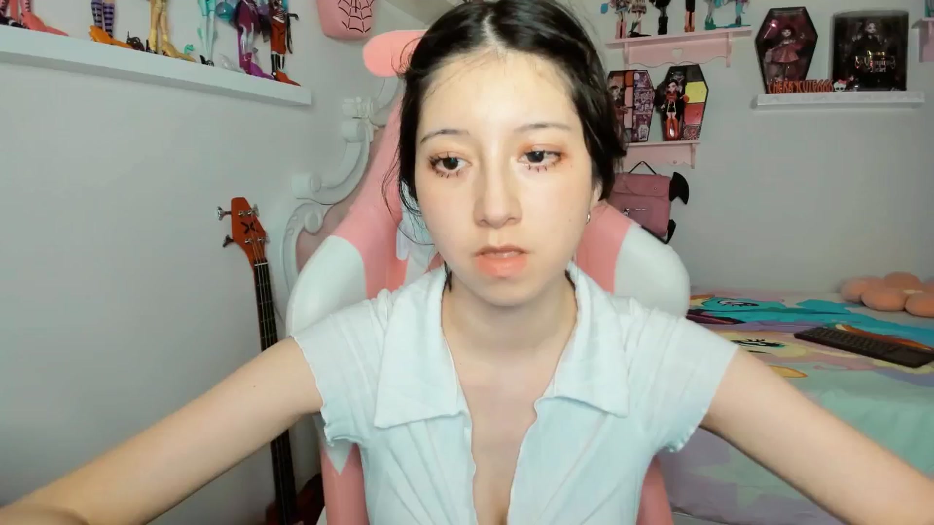 Gallery image thumbnail from Cherrycute666's myfreecams stream on, 02/13/2026, 05:08 image 14 of 20