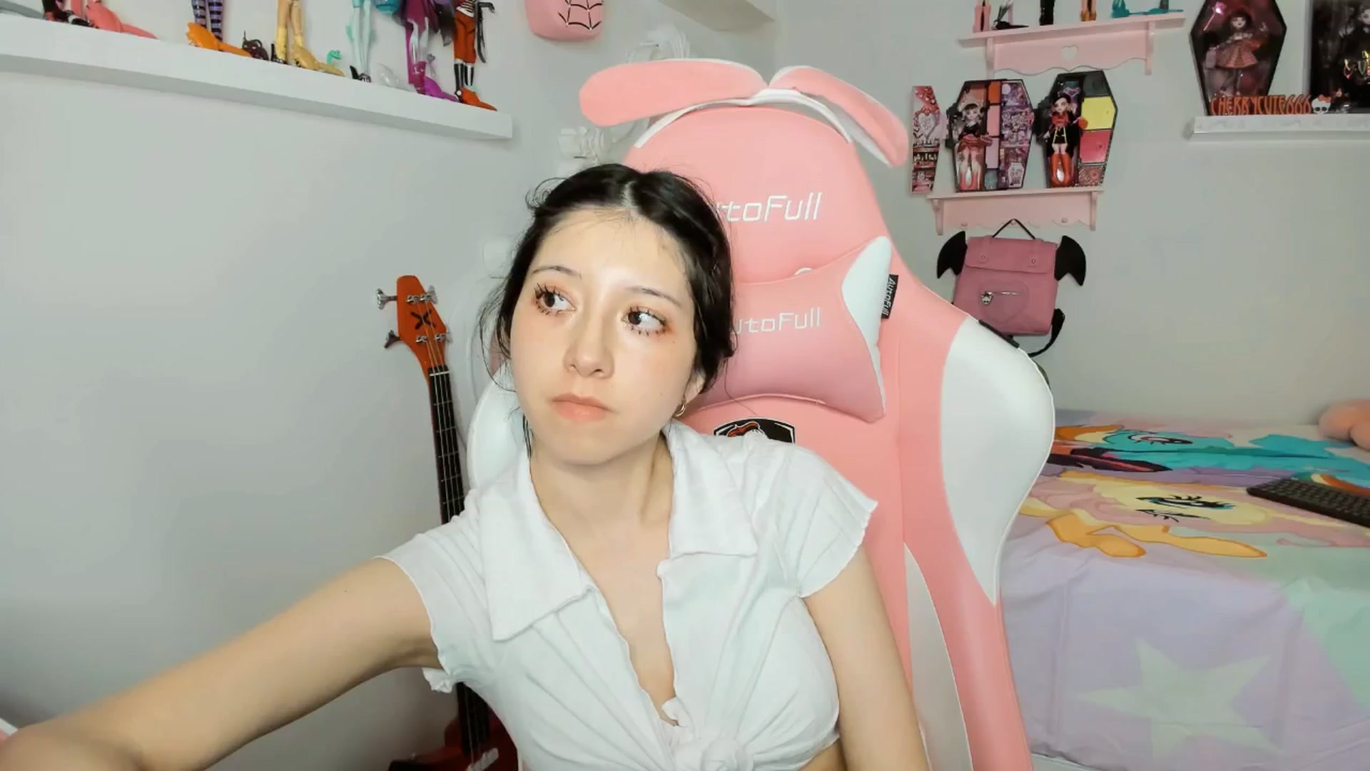 Gallery image thumbnail from Cherrycute666's myfreecams stream on, 02/13/2026, 05:08 image 12 of 20