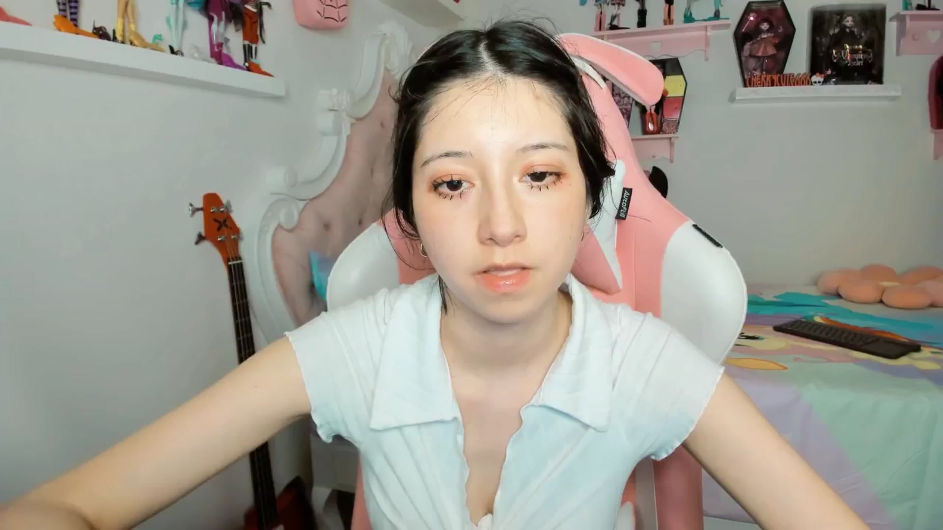 Gallery image thumbnail from Cherrycute666's myfreecams stream on, 02/13/2026, 05:08 image 10 of 20
