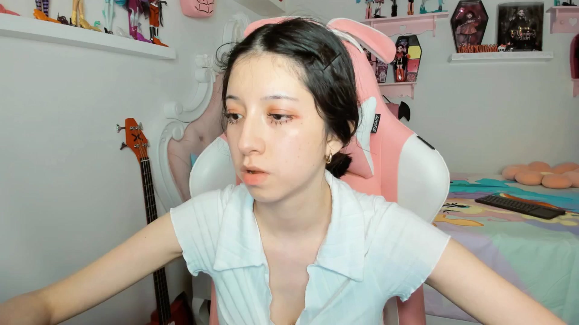 Gallery image thumbnail from Cherrycute666's myfreecams stream on, 02/13/2026, 05:08 image 11 of 20