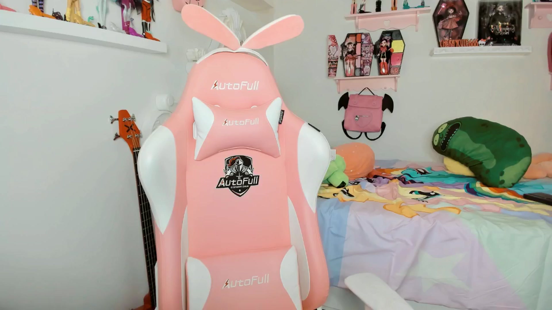 Gallery image thumbnail from Cherrycute666's myfreecams stream on, 02/13/2026, 08:29 image 15 of 20
