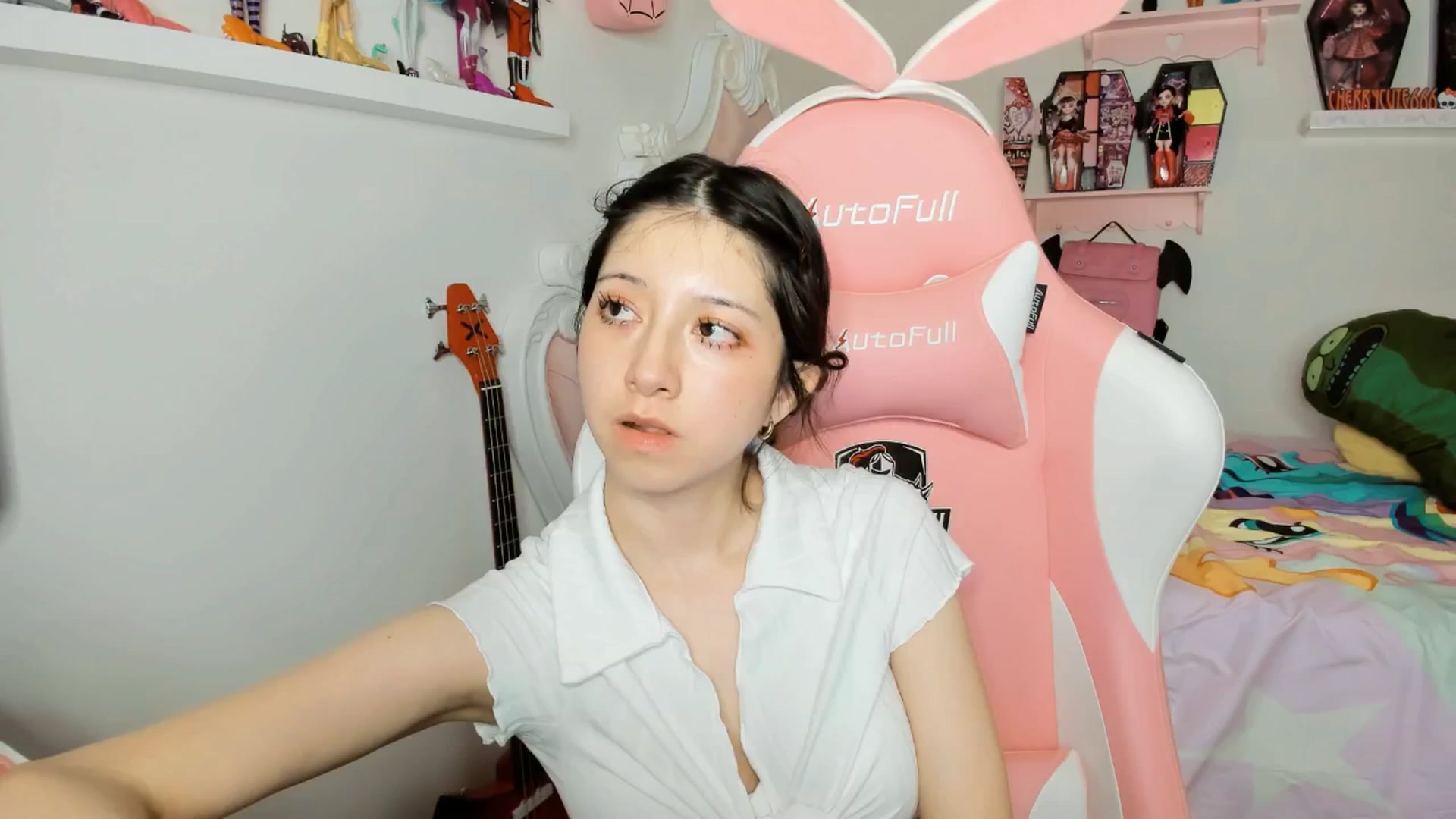 Gallery image thumbnail from Cherrycute666's myfreecams stream on, 02/13/2026, 08:29 image 4 of 20