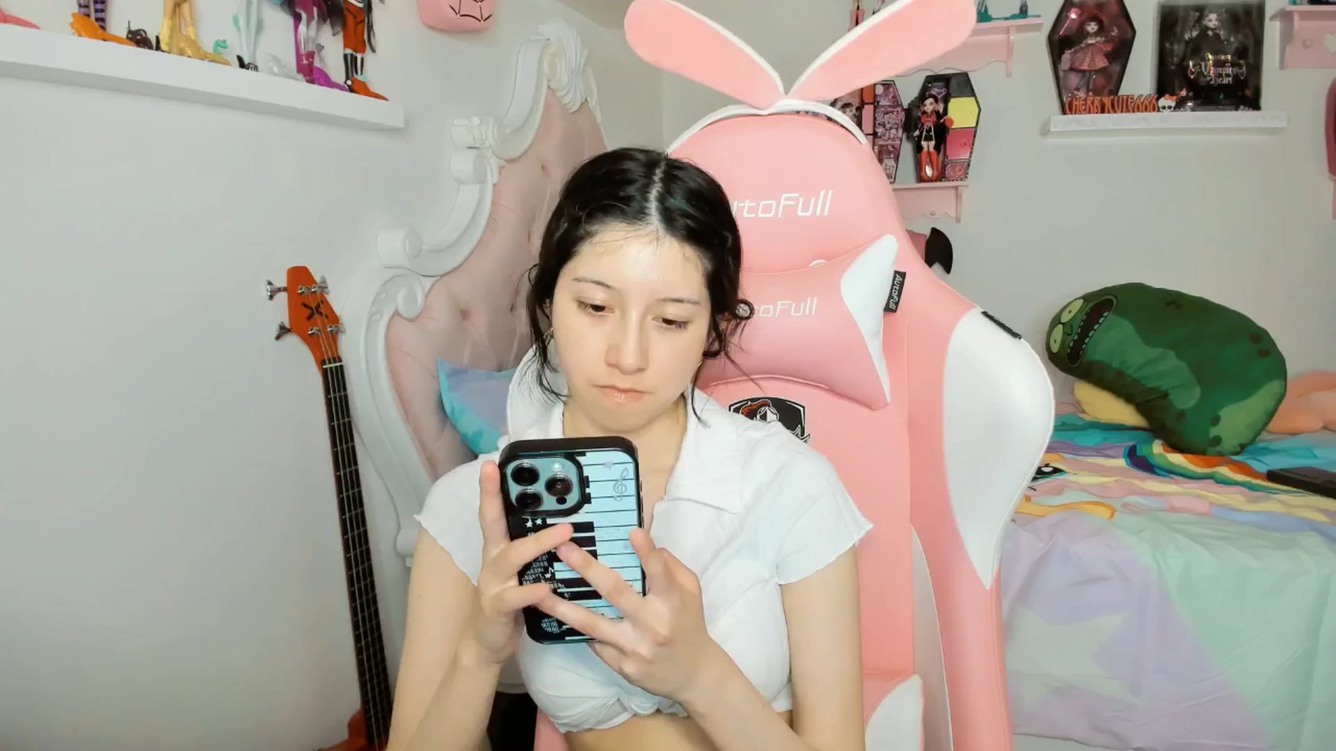 Gallery image thumbnail from Cherrycute666's myfreecams stream on, 02/13/2026, 08:29 image 14 of 20