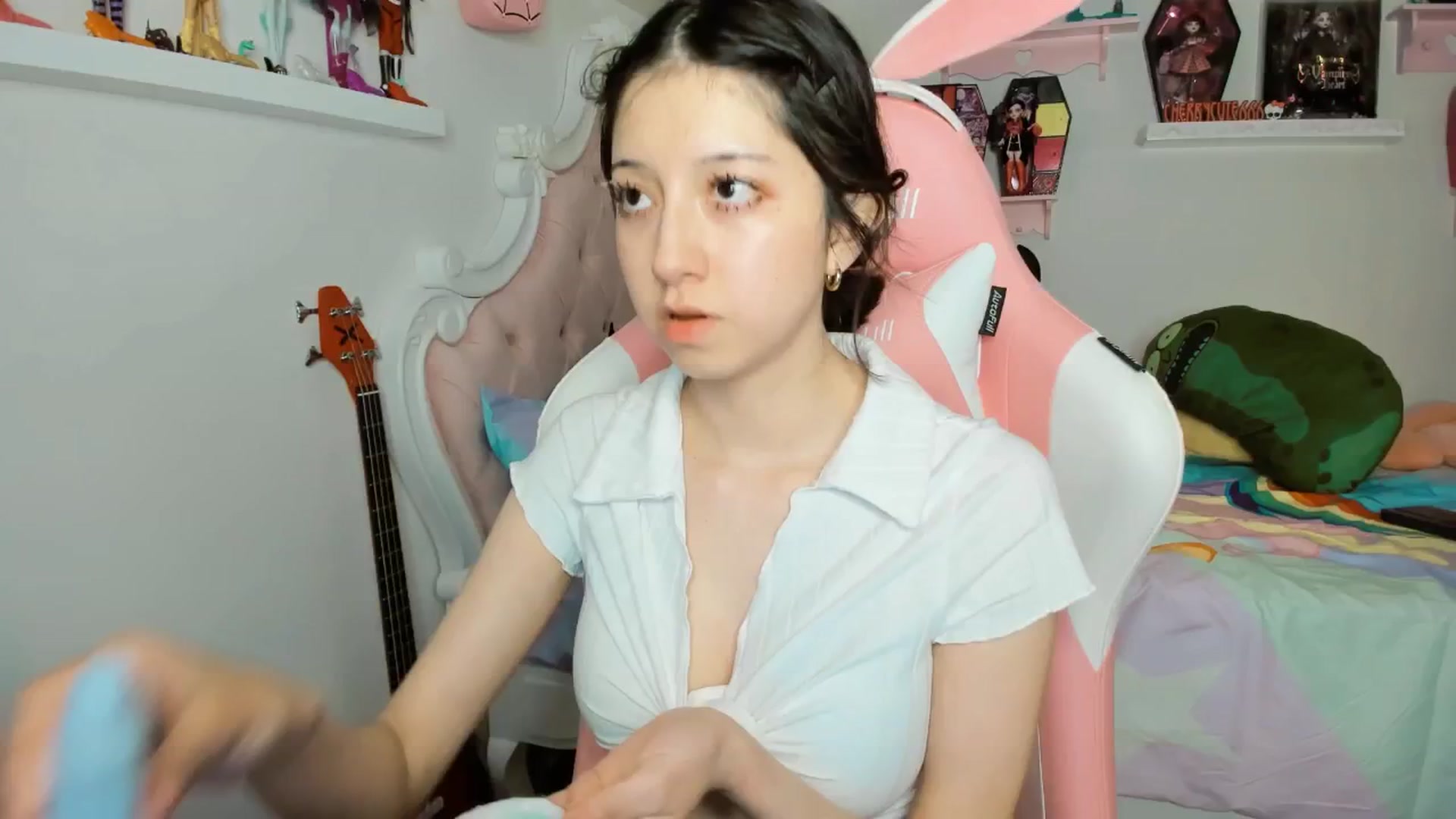 Gallery image thumbnail from Cherrycute666's myfreecams stream on, 02/13/2026, 08:29 image 9 of 20