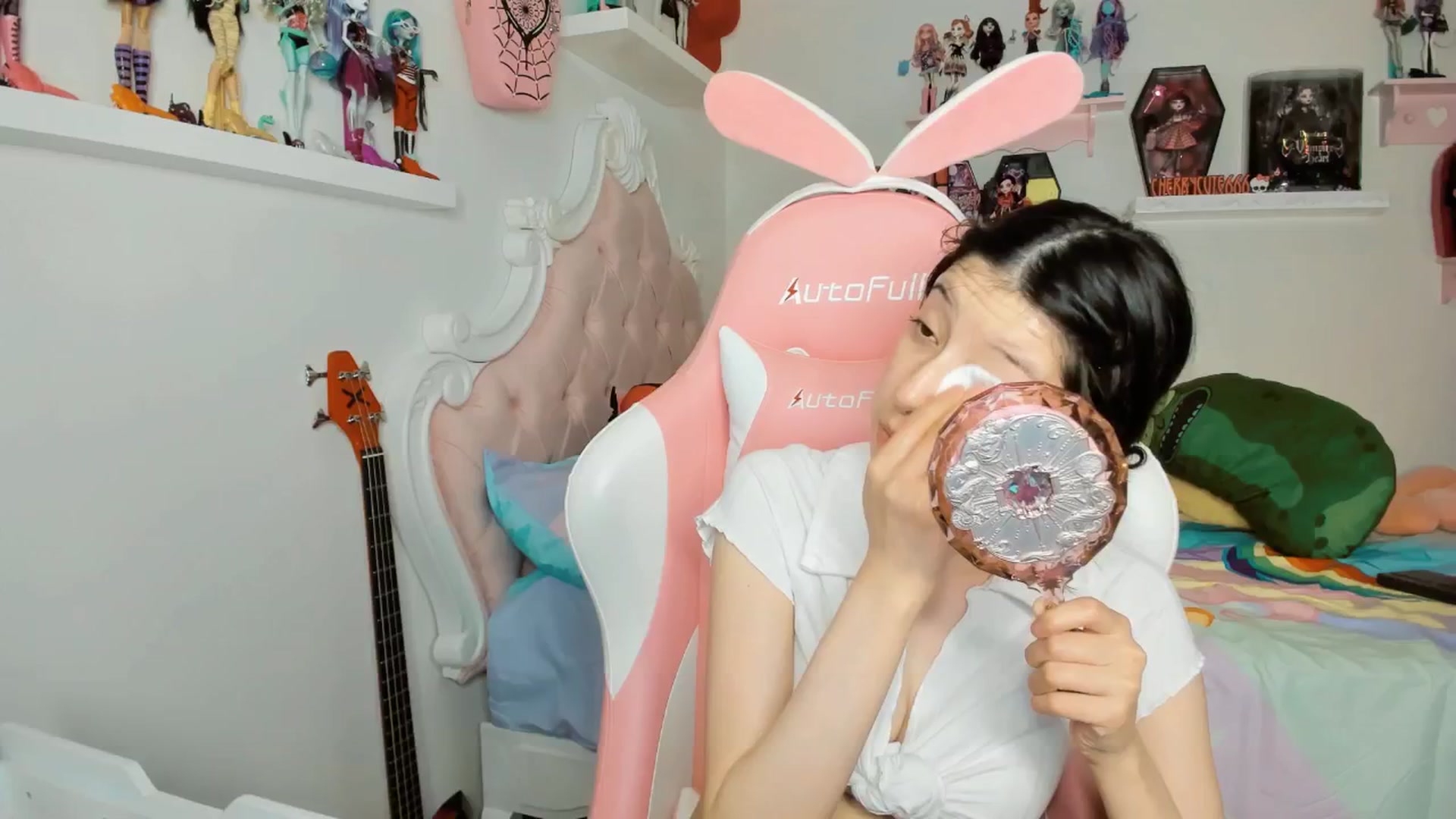 Gallery image thumbnail from Cherrycute666's myfreecams stream on, 02/13/2026, 08:29 image 10 of 20