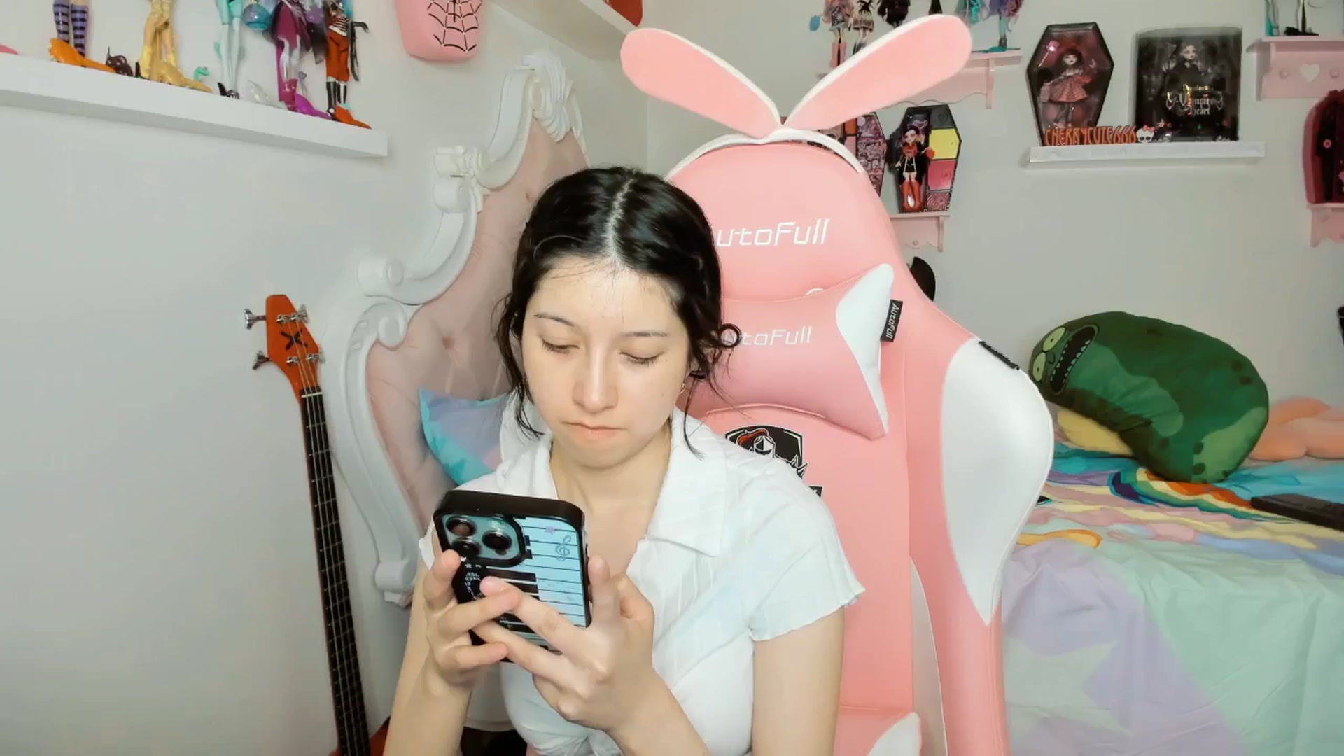 Gallery image thumbnail from Cherrycute666's myfreecams stream on, 02/13/2026, 08:29 image 12 of 20
