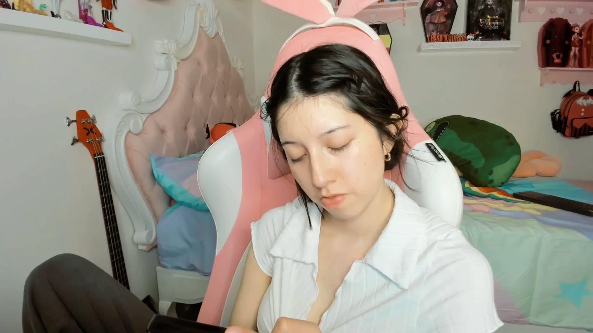 Gallery image thumbnail from Cherrycute666's myfreecams stream on, 02/13/2026, 08:29 image 17 of 20