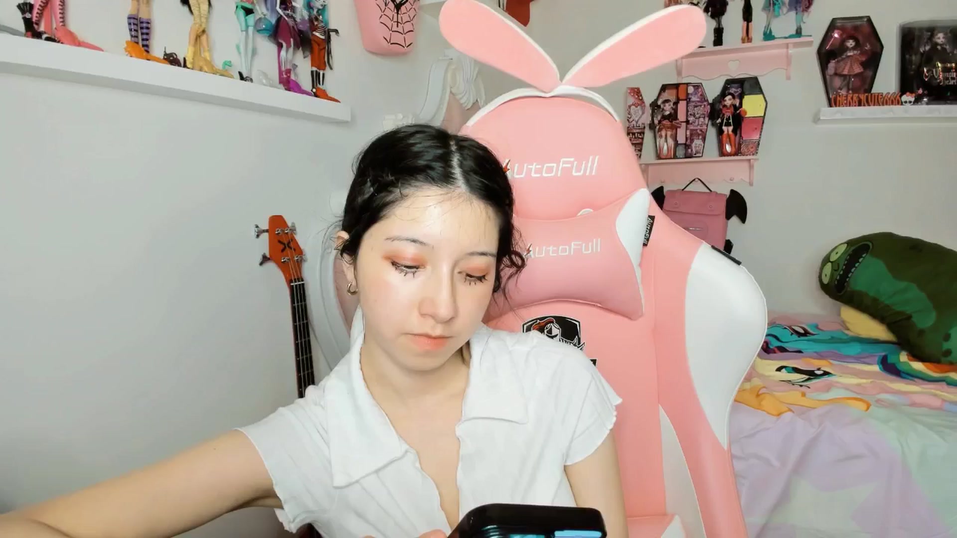 Gallery image thumbnail from Cherrycute666's myfreecams stream on, 02/13/2026, 08:29 image 3 of 20