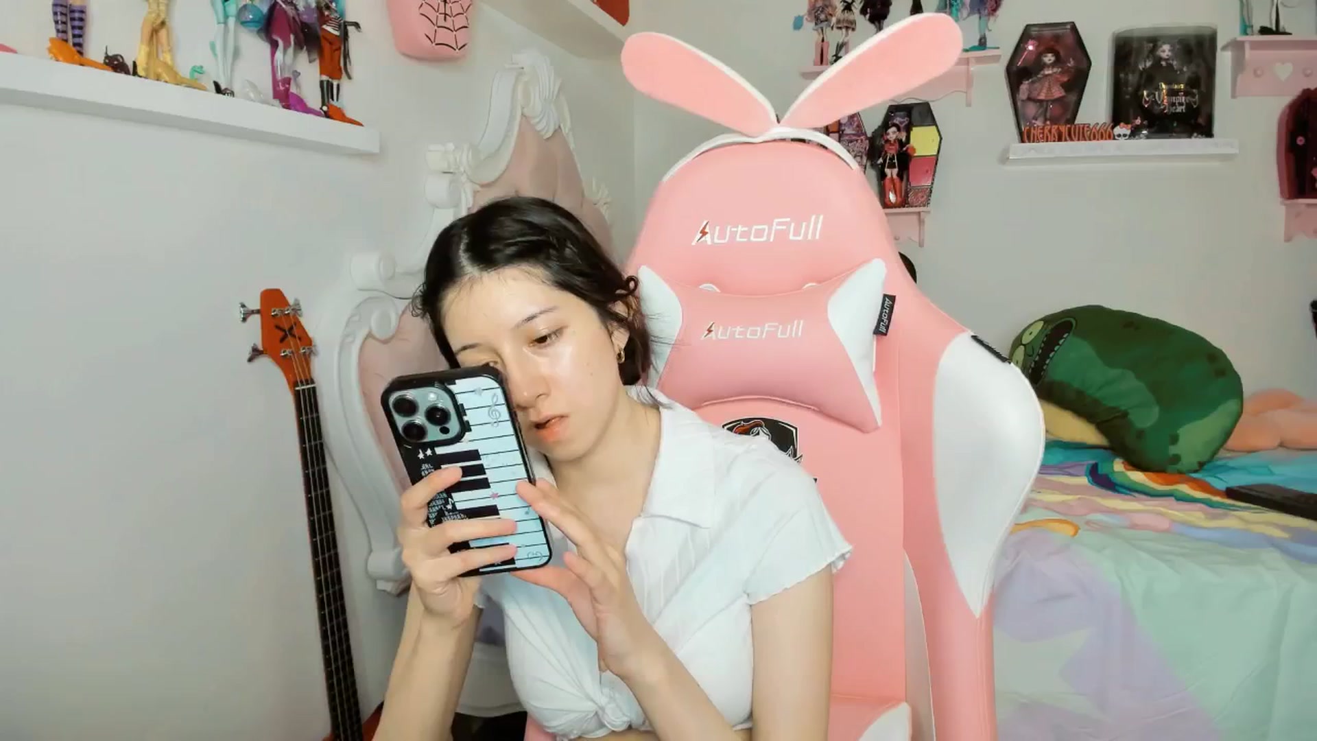 Gallery image thumbnail from Cherrycute666's myfreecams stream on, 02/13/2026, 08:29 image 13 of 20