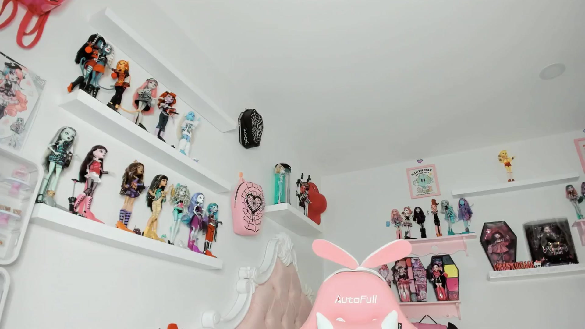 Gallery image thumbnail from Cherrycute666's myfreecams stream on, 02/14/2026, 06:59 image 11 of 20