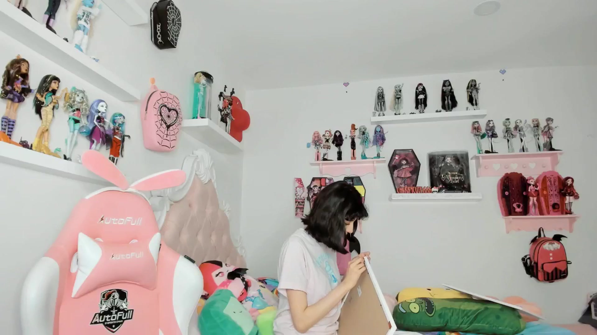 Gallery image thumbnail from Cherrycute666's myfreecams stream on, 02/14/2026, 06:59 image 19 of 20