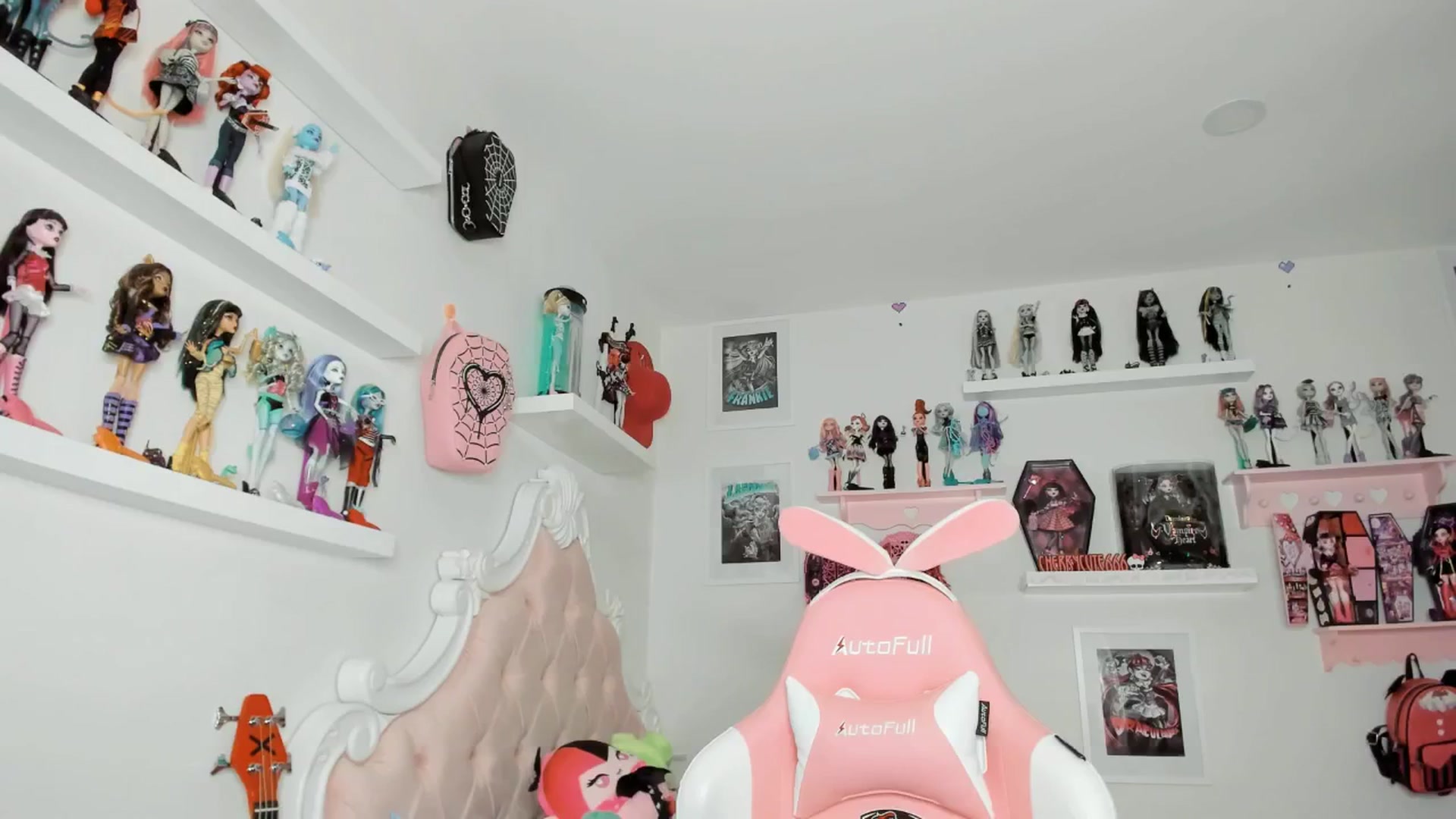 Gallery image thumbnail from Cherrycute666's myfreecams stream on, 02/14/2026, 09:09 image 7 of 20