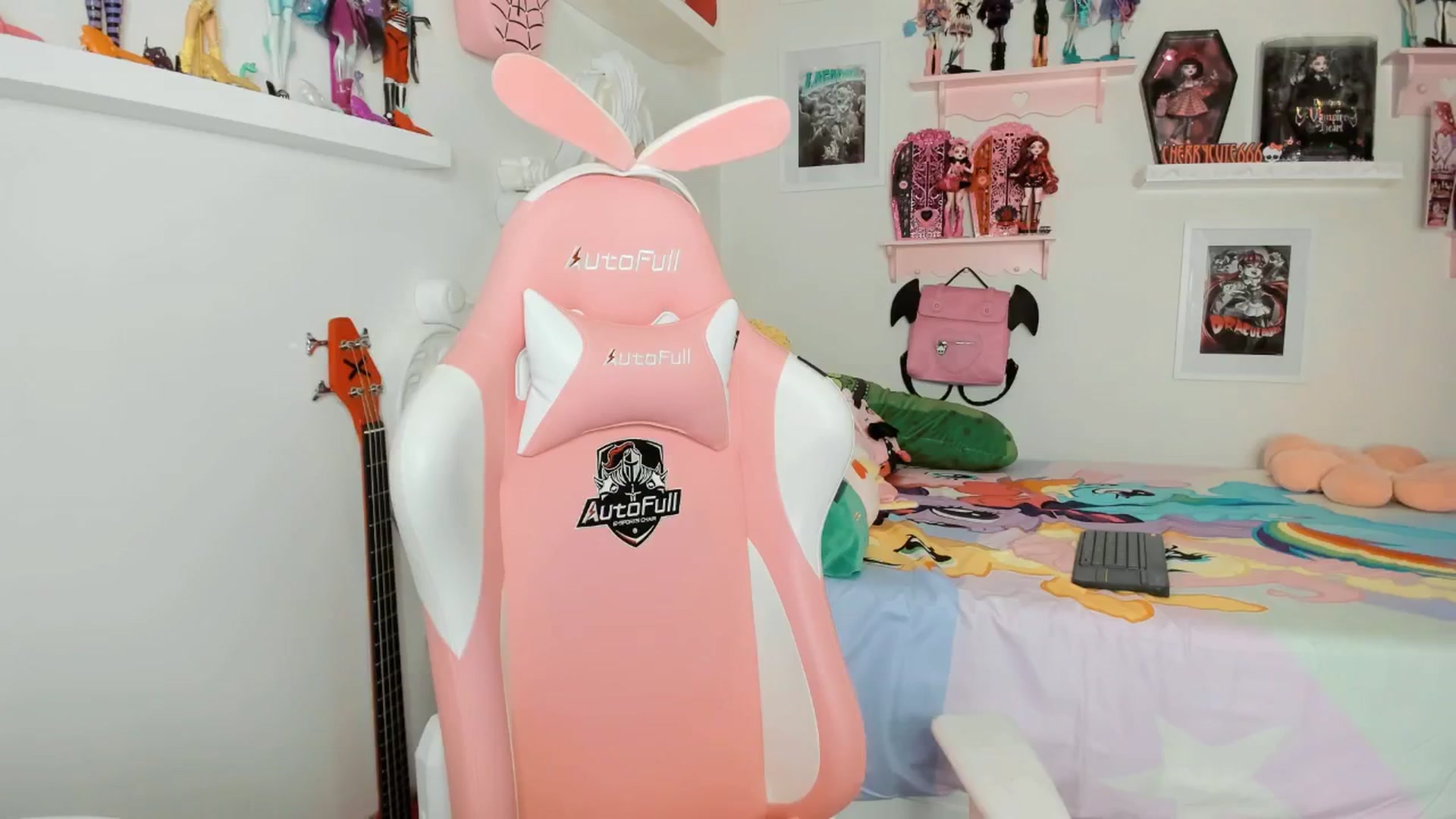 Gallery image thumbnail from Cherrycute666's myfreecams stream on, 02/19/2026, 02:39 image 8 of 20