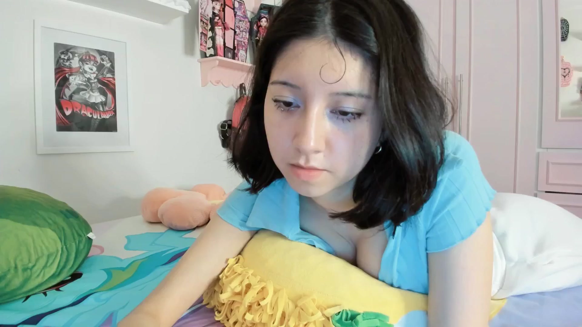 Gallery image thumbnail from Cherrycute666's myfreecams stream on, 02/19/2026, 07:03 image 16 of 20