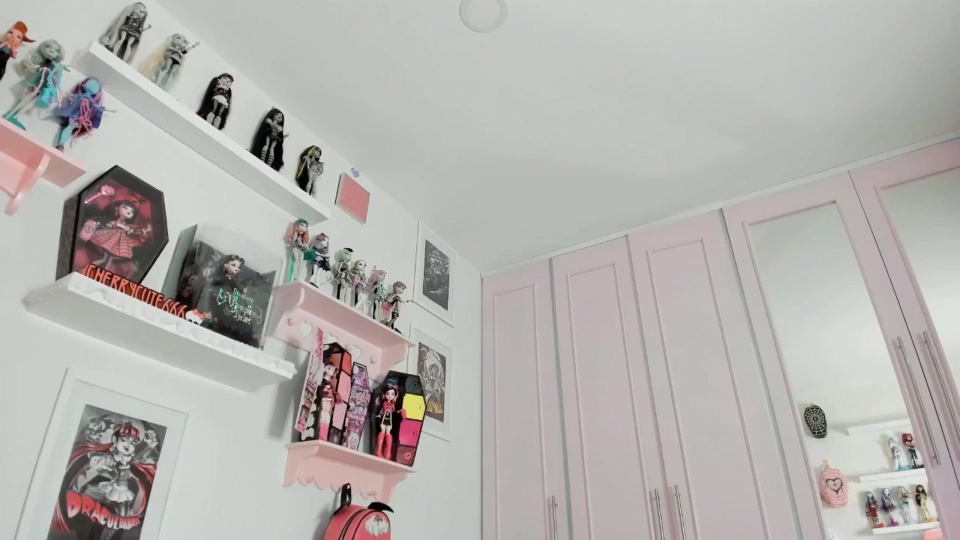 Gallery image thumbnail from Cherrycute666's myfreecams stream on, 02/19/2026, 07:03 image 13 of 20