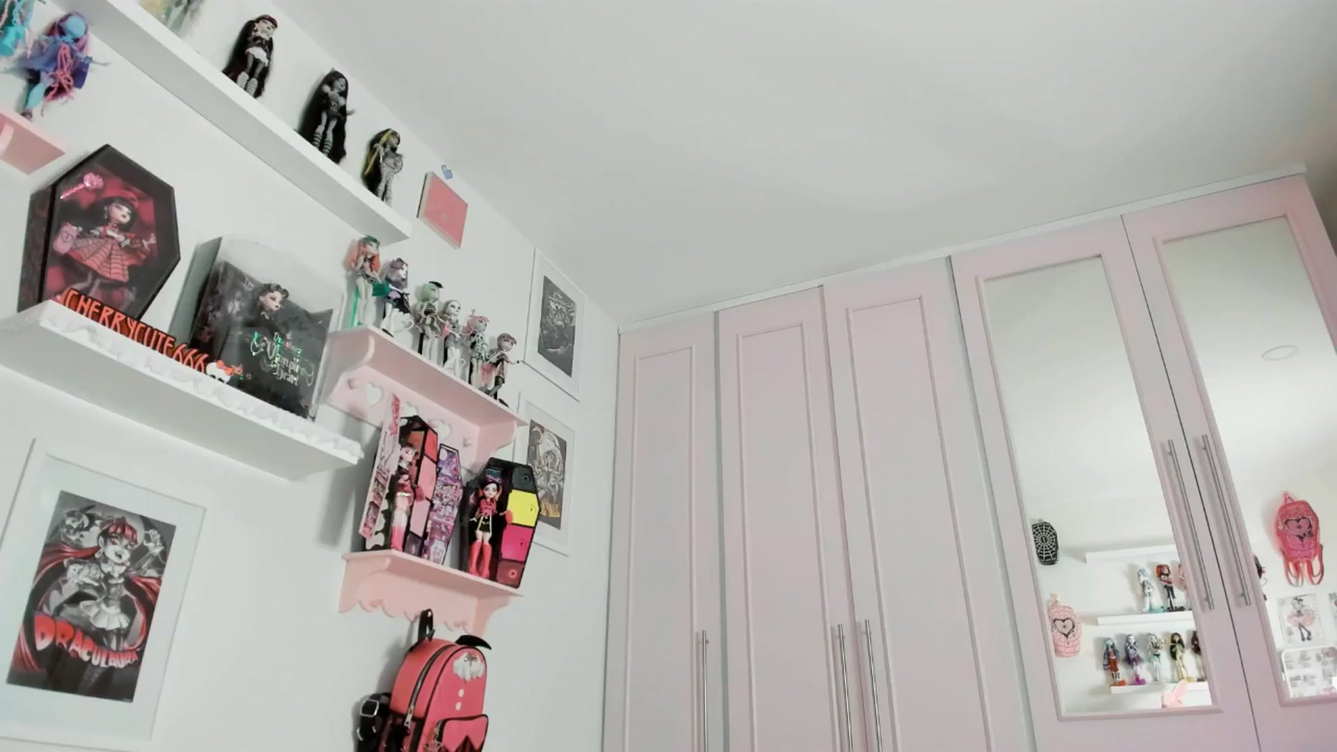 Gallery image thumbnail from Cherrycute666's myfreecams stream on, 02/19/2026, 07:03 image 18 of 20
