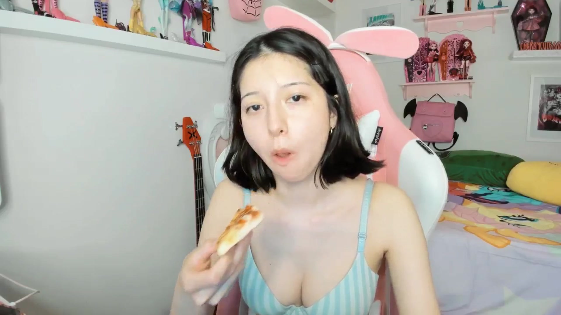 Gallery image thumbnail from Cherrycute666's myfreecams stream on, 02/20/2026, 08:13 image 10 of 20