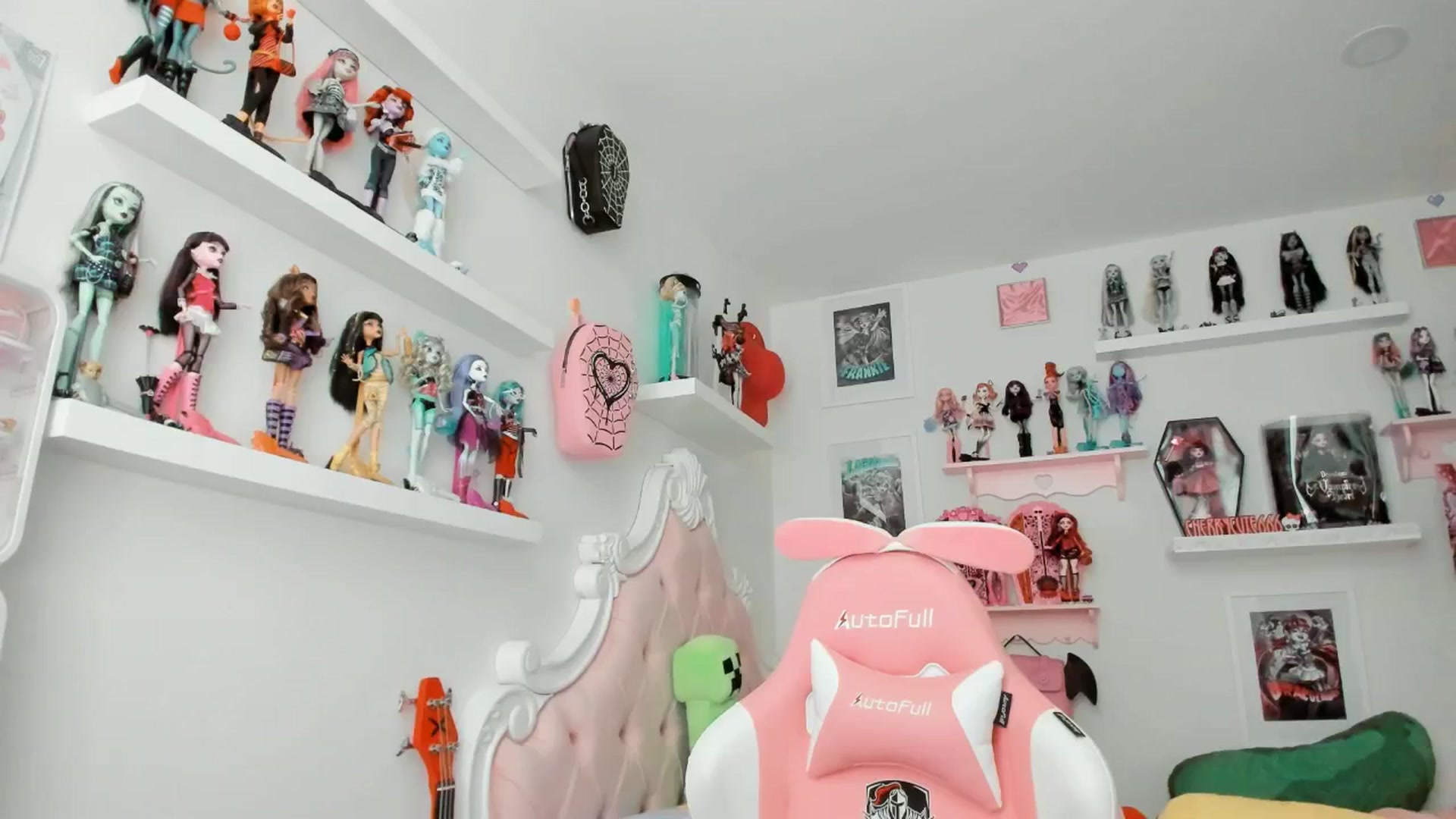 Gallery image thumbnail from Cherrycute666's myfreecams stream on, 02/22/2026, 02:16 image 6 of 20