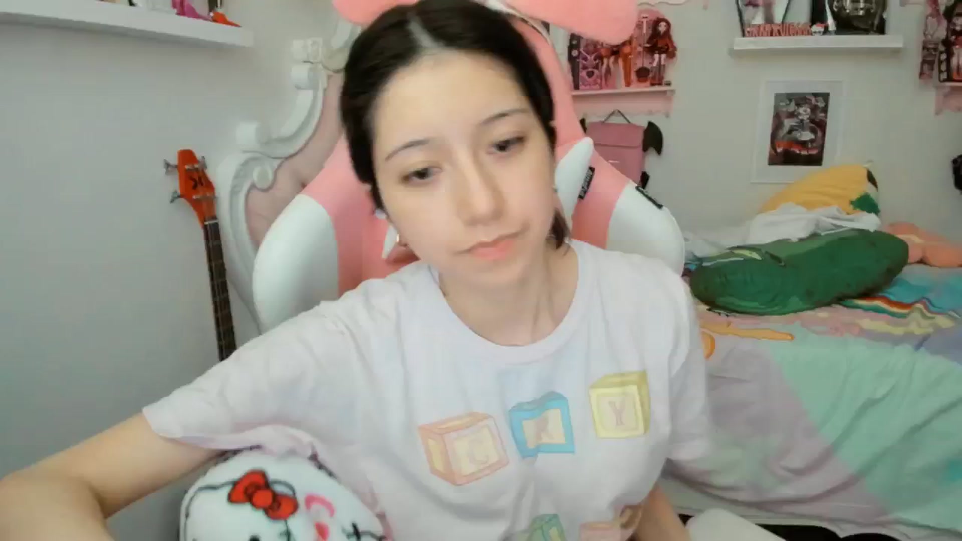 Gallery image thumbnail from Cherrycute666's myfreecams stream on, 02/23/2026, 24:16 image 16 of 20