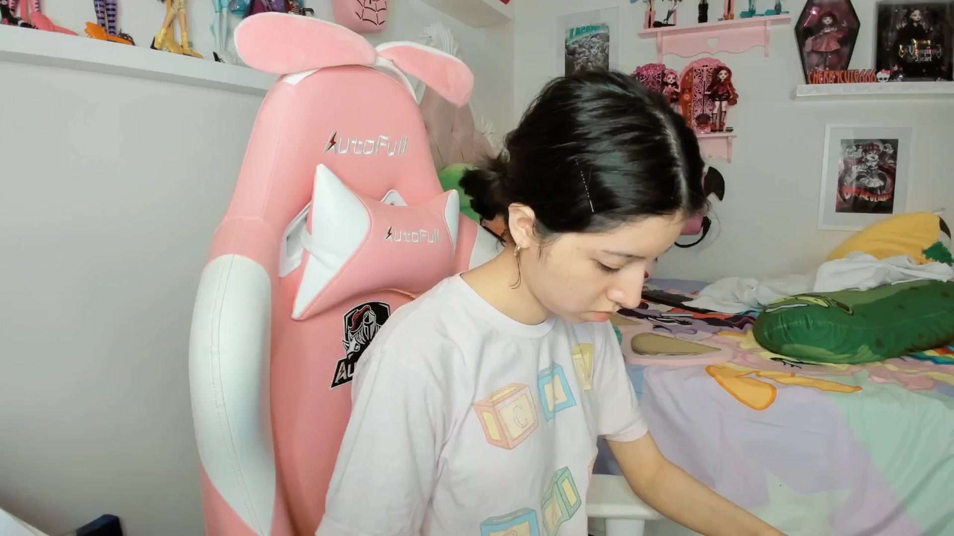 Gallery image thumbnail from Cherrycute666's myfreecams stream on, 02/23/2026, 02:39 image 5 of 20