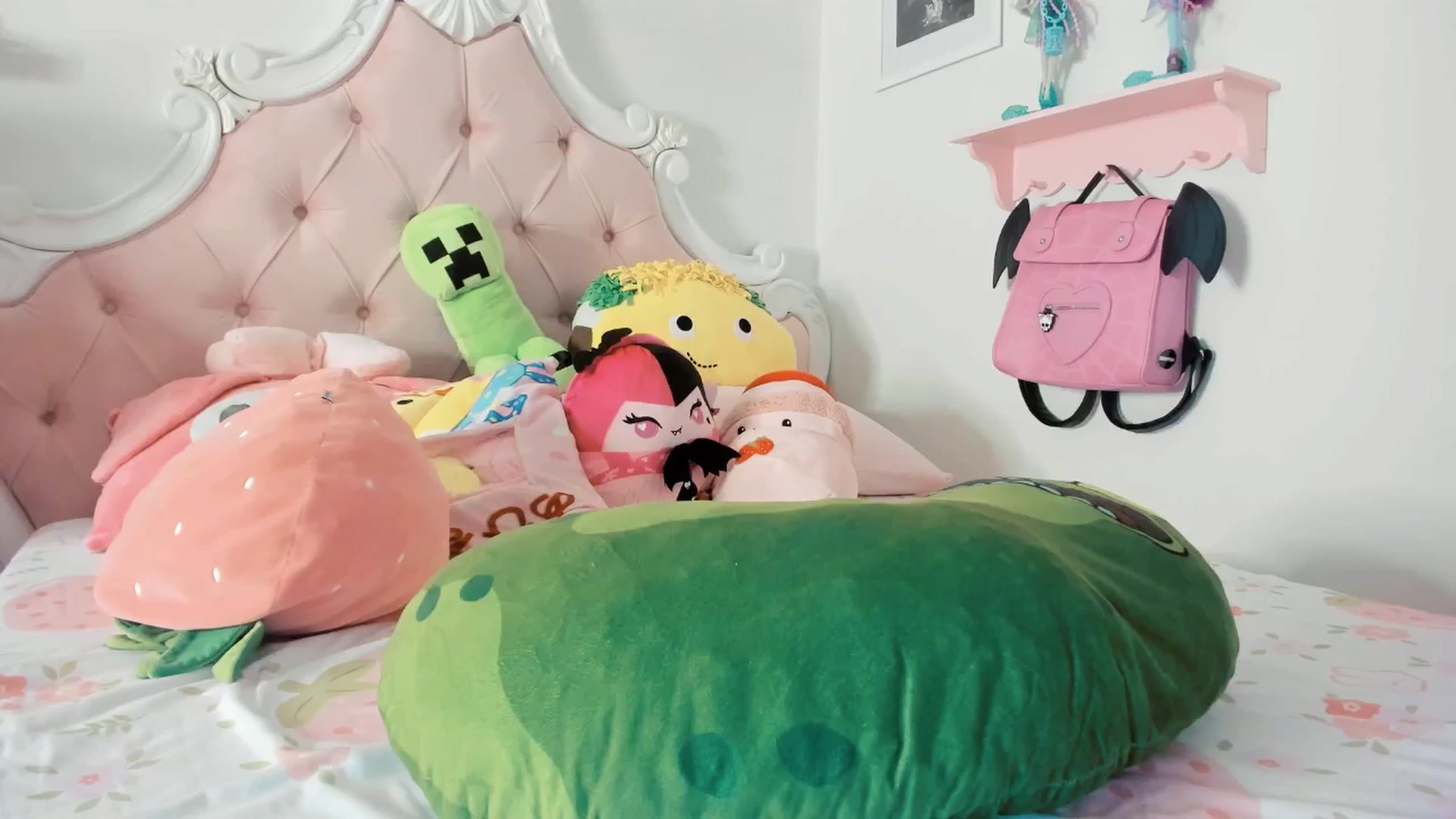 Gallery image thumbnail from Cherrycute666's myfreecams stream on, 02/26/2026, 05:54 image 10 of 20
