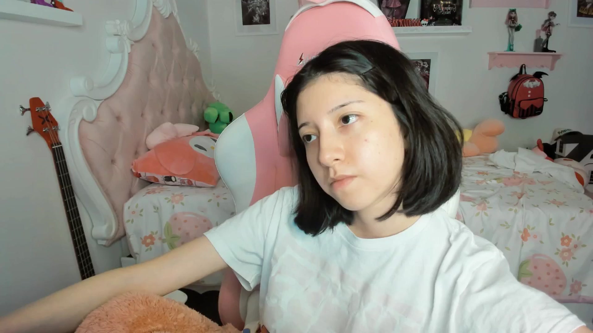 Gallery image thumbnail from Cherrycute666's myfreecams stream on, 02/28/2026, 08:37 image 17 of 20