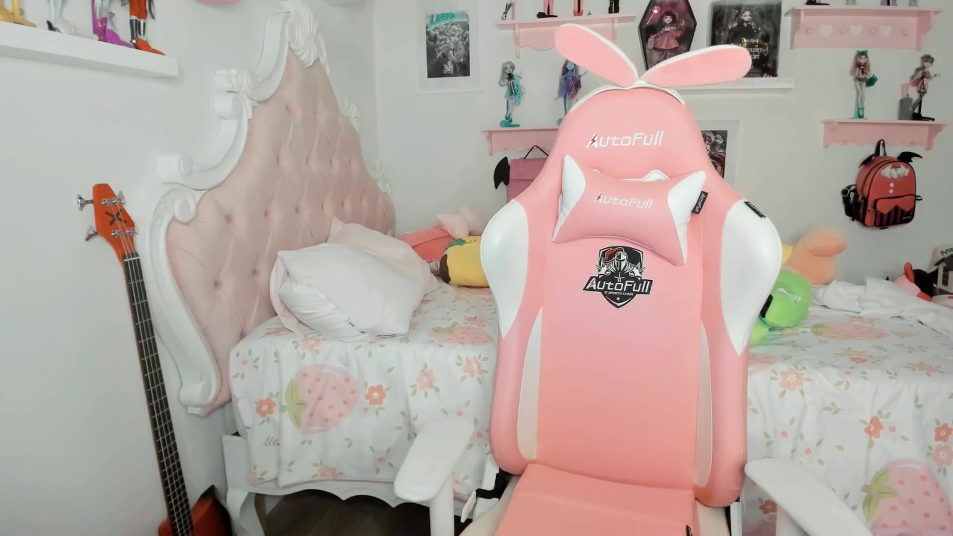 Gallery image thumbnail from Cherrycute666's myfreecams stream on, 03/01/2026, 03:21 image 2 of 20