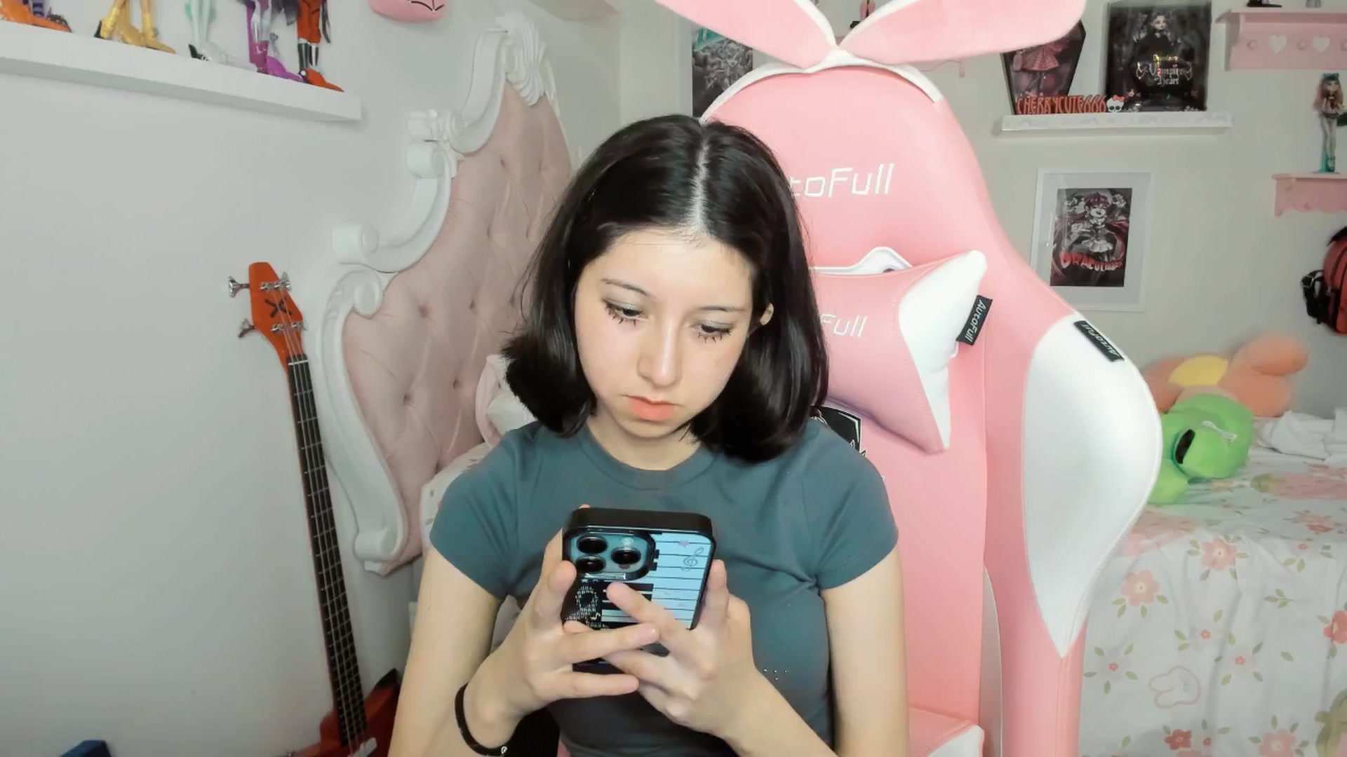 Gallery image thumbnail from Cherrycute666's myfreecams stream on, 03/01/2026, 03:21 image 12 of 20