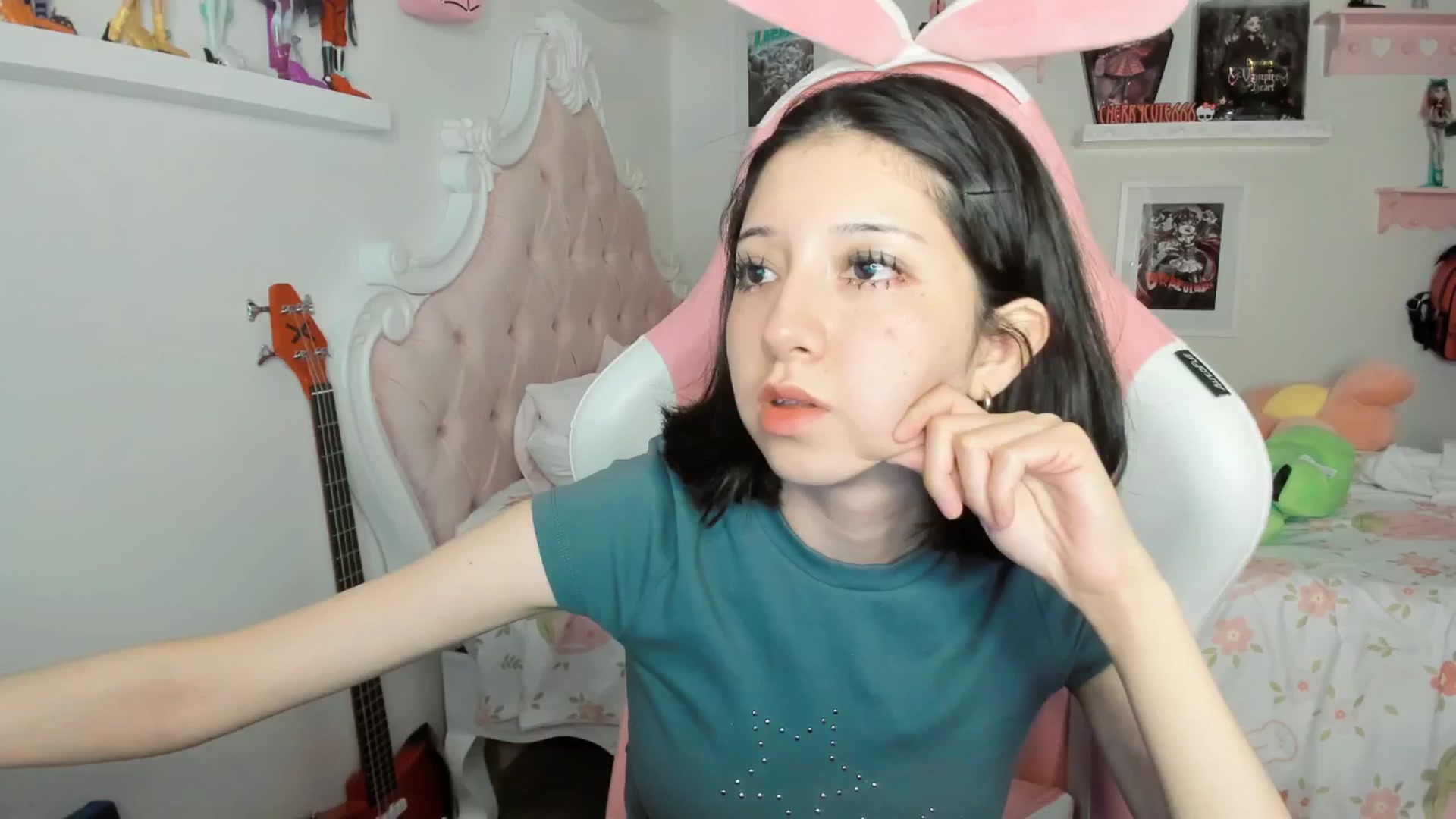 Gallery image thumbnail from Cherrycute666's myfreecams stream on, 03/01/2026, 03:21 image 11 of 20