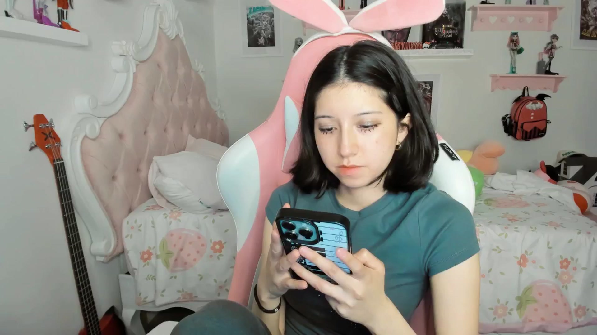 Gallery image thumbnail from Cherrycute666's myfreecams stream on, 03/01/2026, 03:21 image 14 of 20