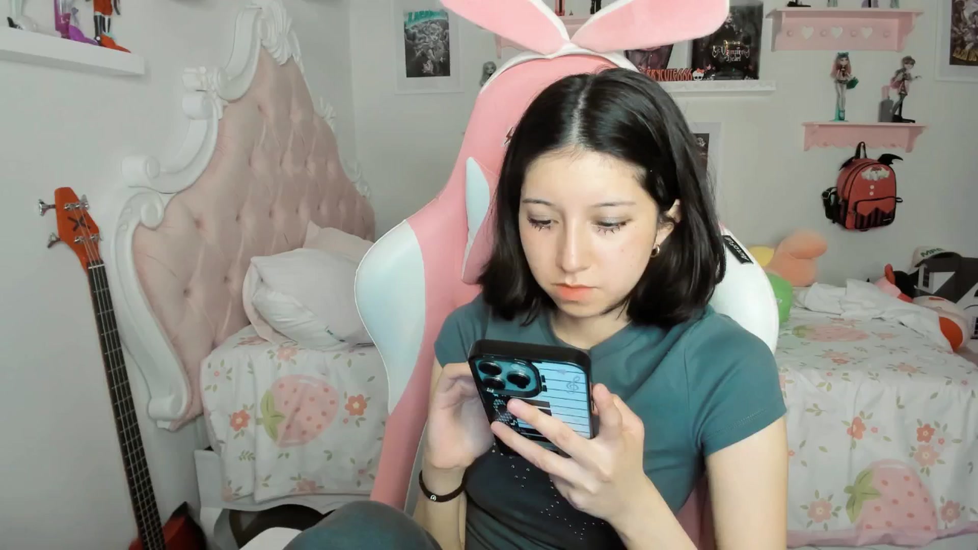 Gallery image thumbnail from Cherrycute666's myfreecams stream on, 03/01/2026, 03:21 image 16 of 20