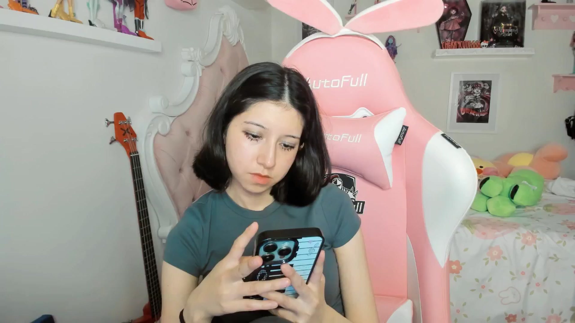 Gallery image thumbnail from Cherrycute666's myfreecams stream on, 03/01/2026, 03:21 image 10 of 20