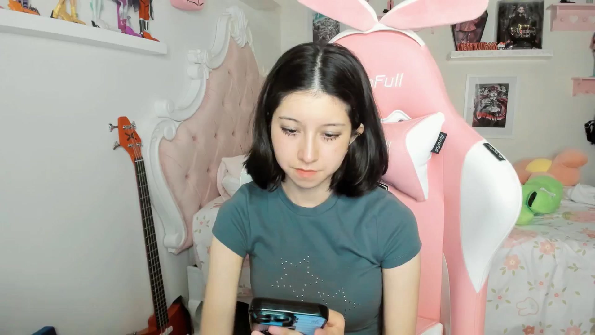 Gallery image thumbnail from Cherrycute666's myfreecams stream on, 03/01/2026, 03:21 image 7 of 20