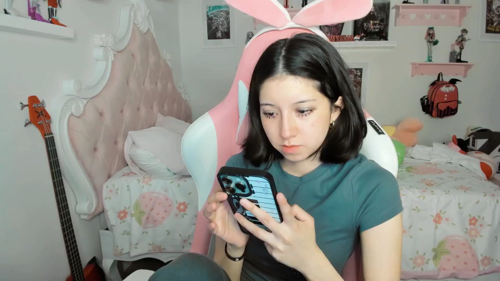 Gallery image thumbnail from Cherrycute666's myfreecams stream on, 03/01/2026, 03:21 image 13 of 20