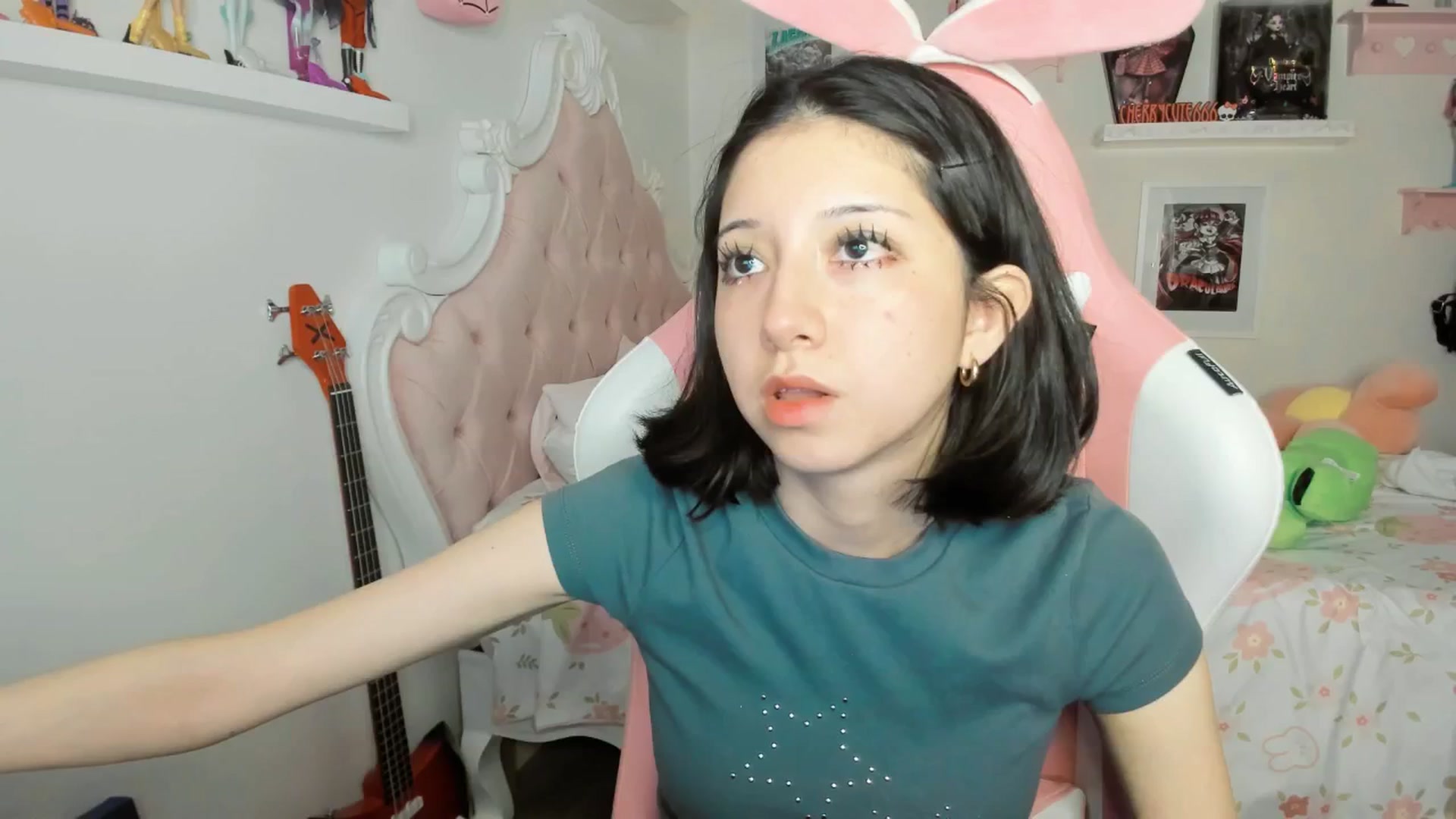 Gallery image thumbnail from Cherrycute666's myfreecams stream on, 03/01/2026, 03:21 image 6 of 20