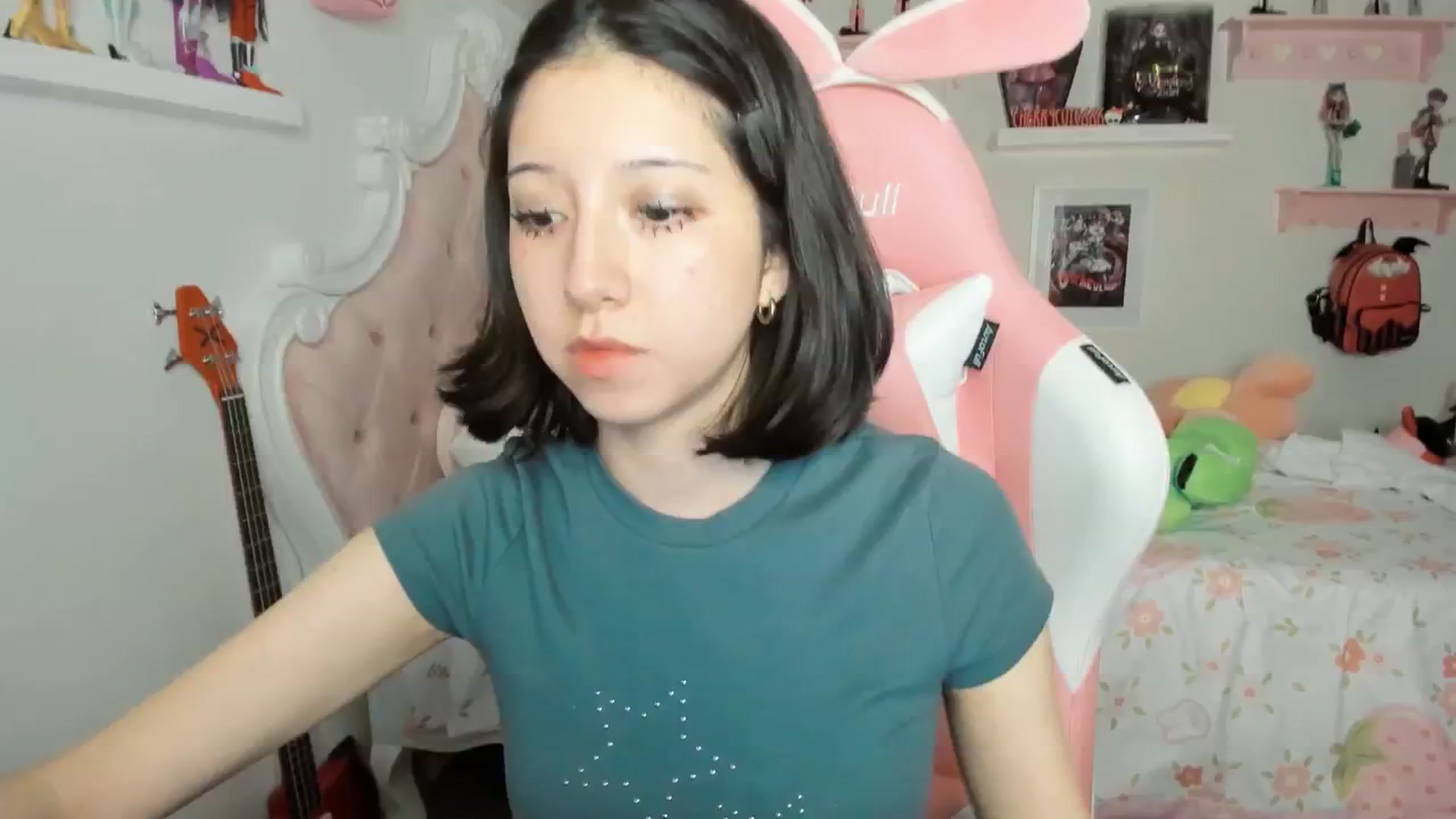 Gallery image thumbnail from Cherrycute666's myfreecams stream on, 03/01/2026, 03:21 image 3 of 20