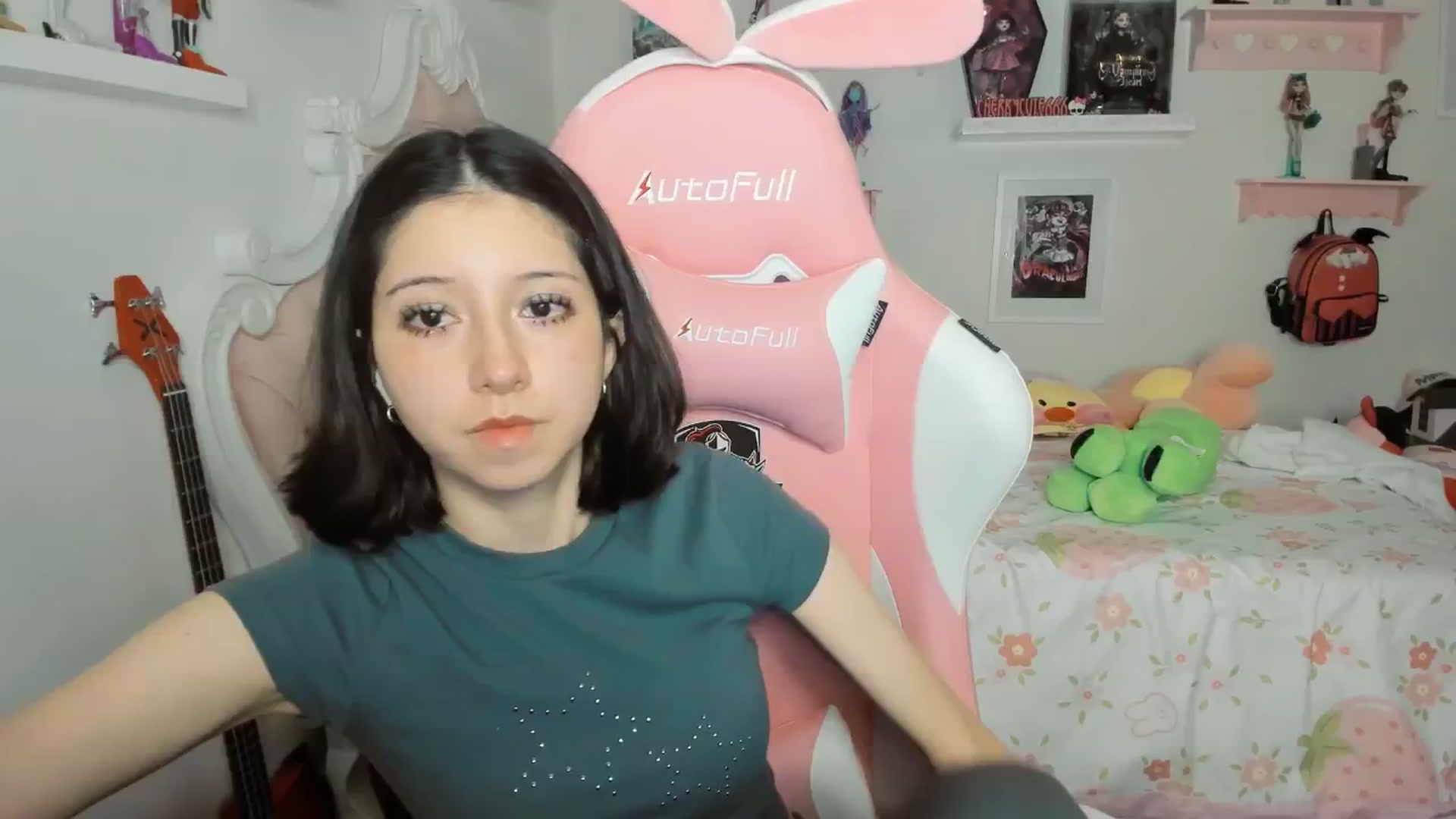 Gallery image thumbnail from Cherrycute666's myfreecams stream on, 03/01/2026, 05:36 image 3 of 20