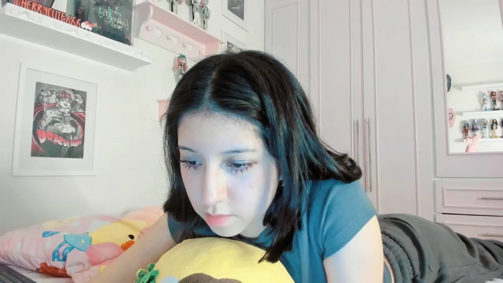 Gallery image thumbnail from Cherrycute666's myfreecams stream on, 03/01/2026, 05:36 image 18 of 20