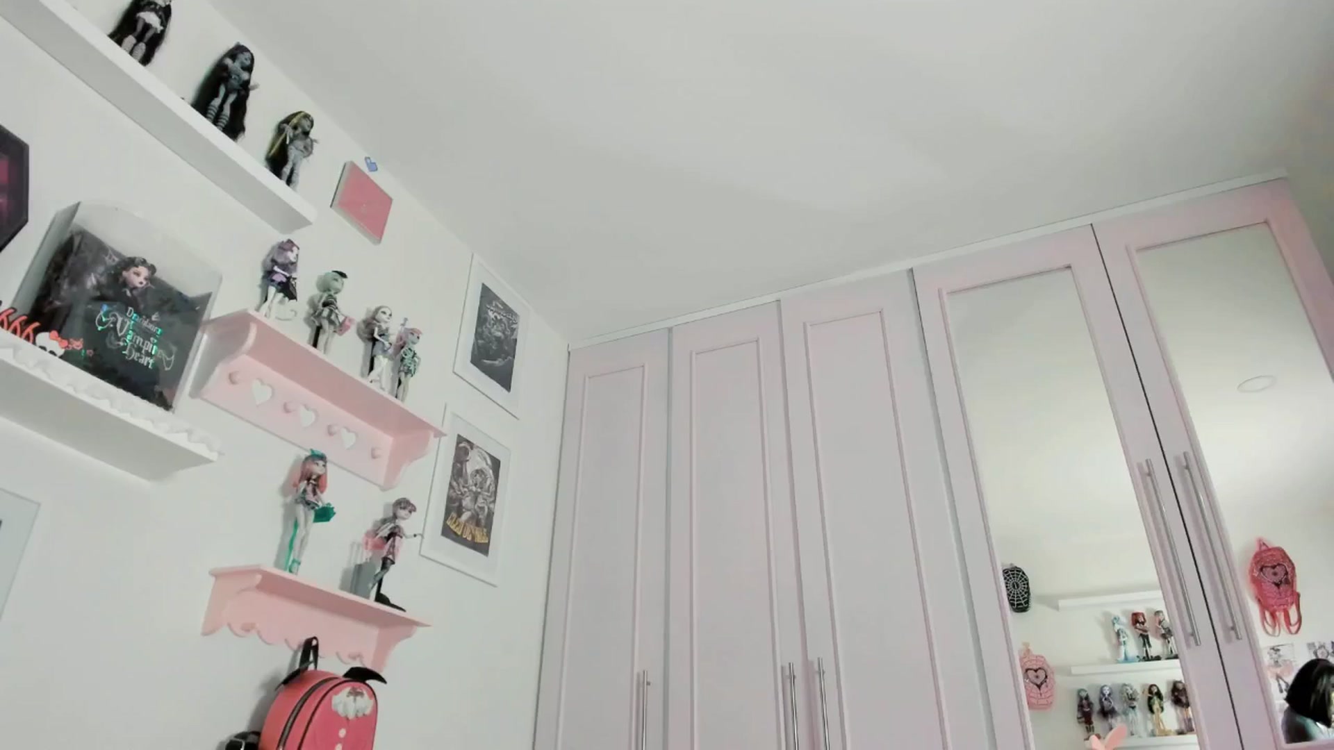 Gallery image thumbnail from Cherrycute666's myfreecams stream on, 03/01/2026, 05:36 image 15 of 20