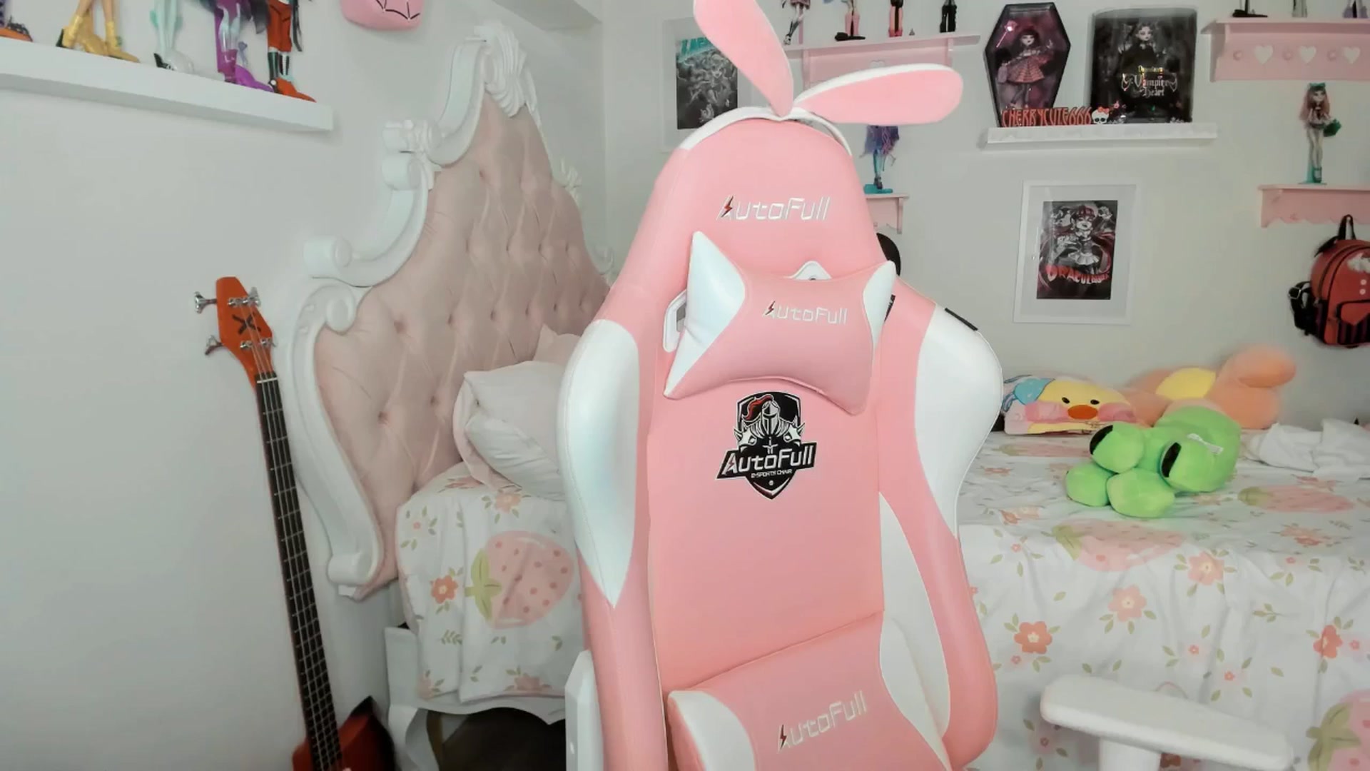 Gallery image thumbnail from Cherrycute666's myfreecams stream on, 03/01/2026, 05:36 image 7 of 20